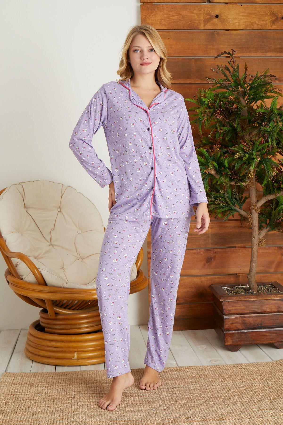 Mor Renginde Önden Düğmeli Küçük Çiçek Desenli Pijama Takımı
