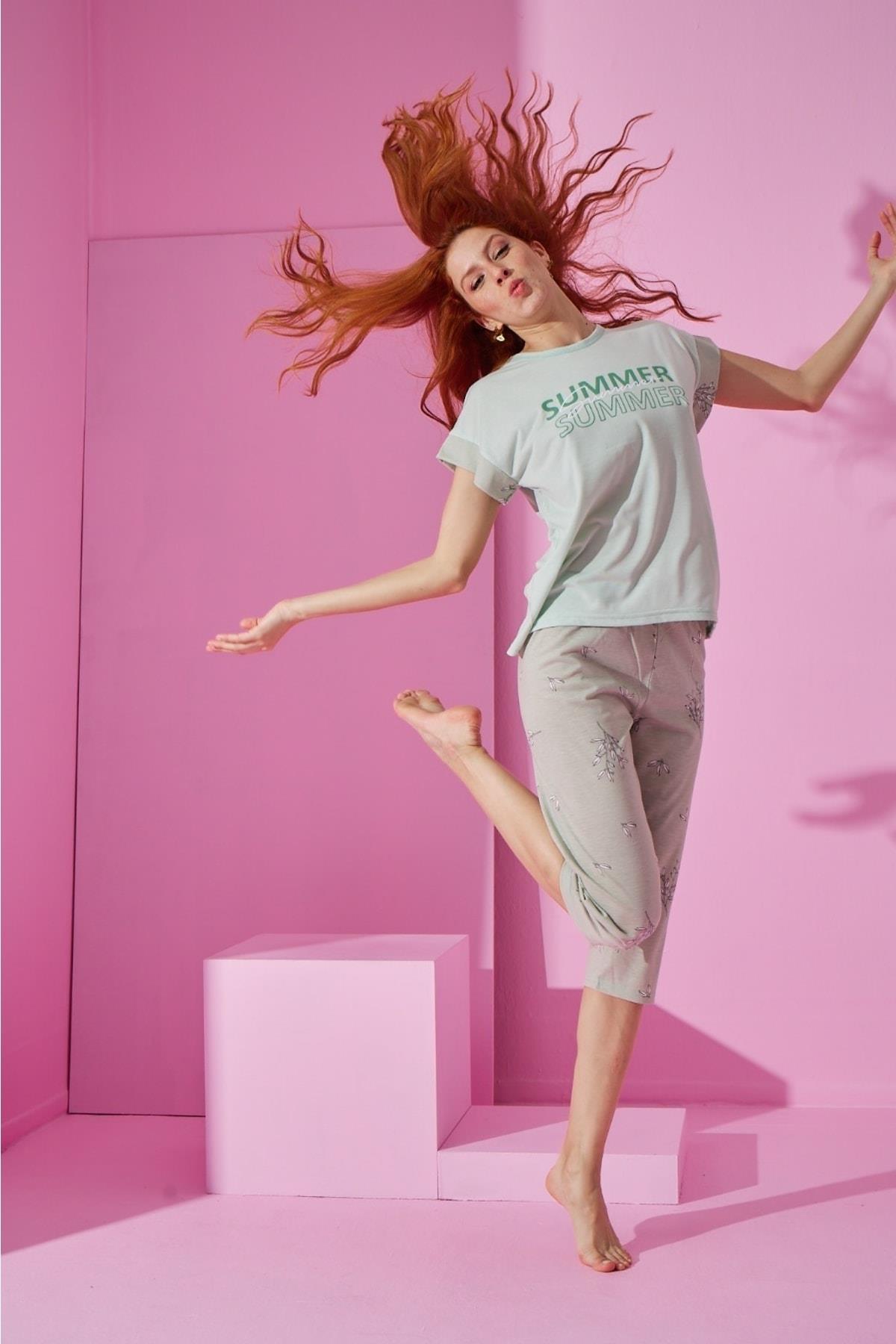 Yeşil Rengi Alt Yaprak Desenli Pijama Takımı