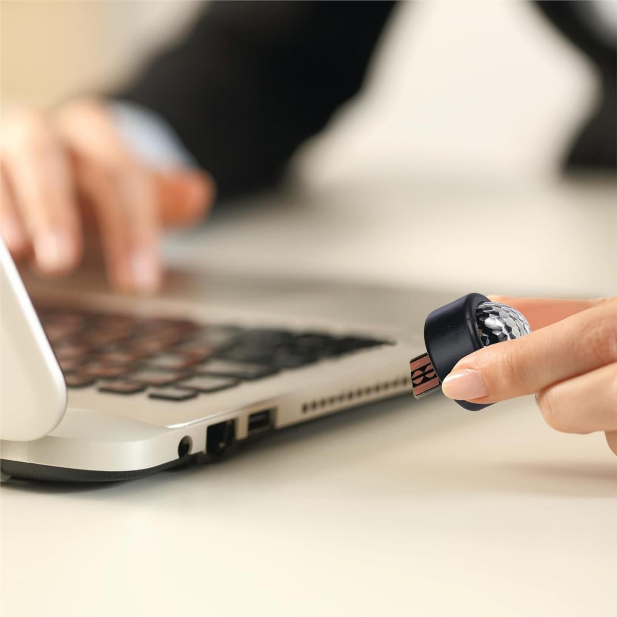 Araç Içi Mini Disko Topu Usb Girişli Telefon Mikrofon Laptop Uyumlu