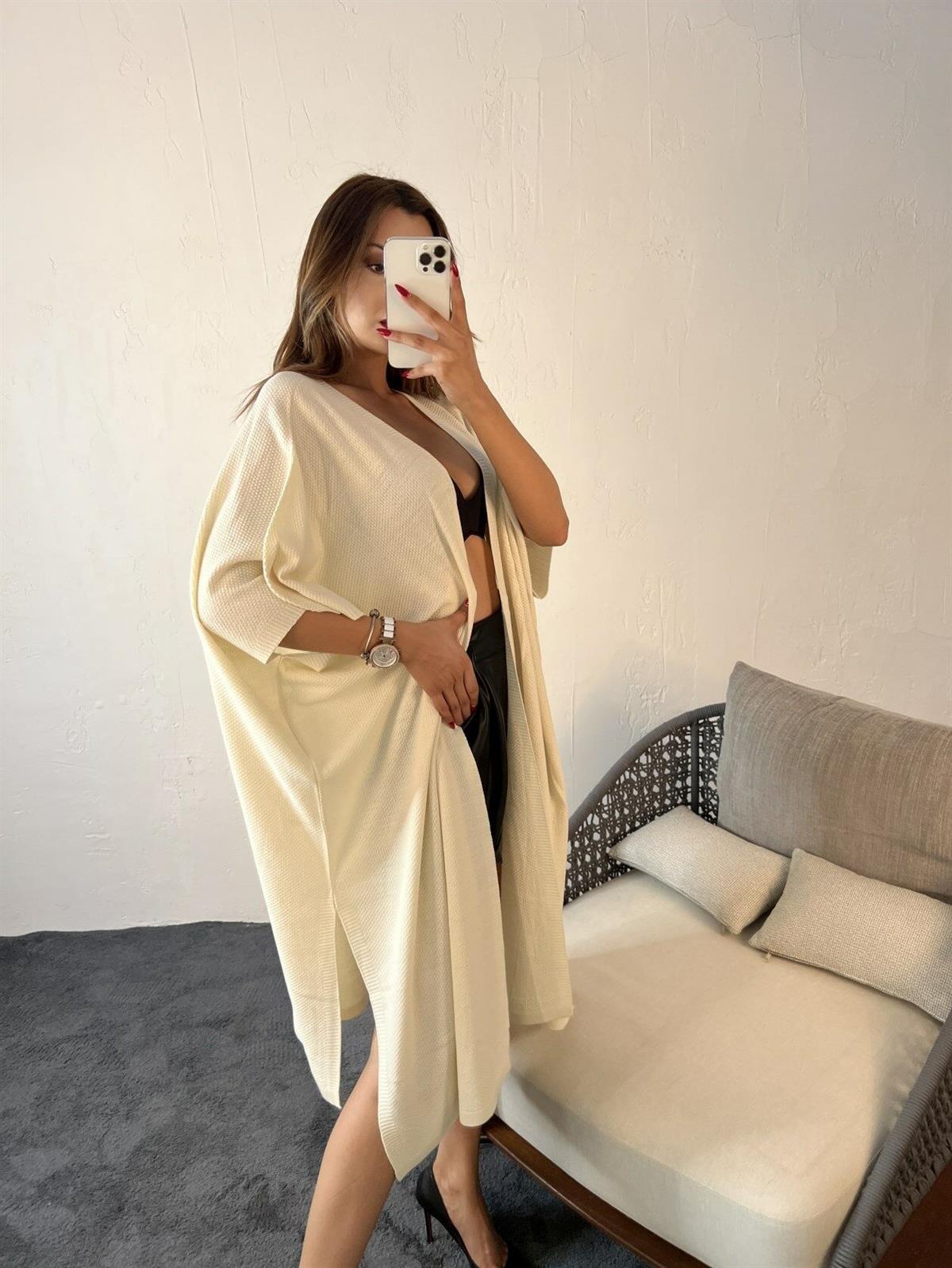 Kadın Uzun Stil Oversize Standart Beden Uzun Hırka KREM