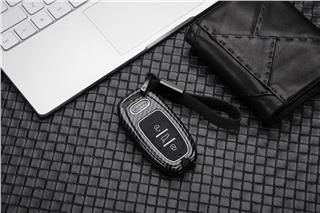 Audi Uyumlu Karbon Metal Anahtar Kılıfı