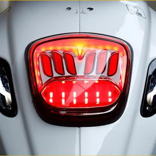 Vespa Sprint ve Primavera 150 Uyumlu LED Stop Far Şık Tasarım Kolay Montaj Yüksek Görünürlük