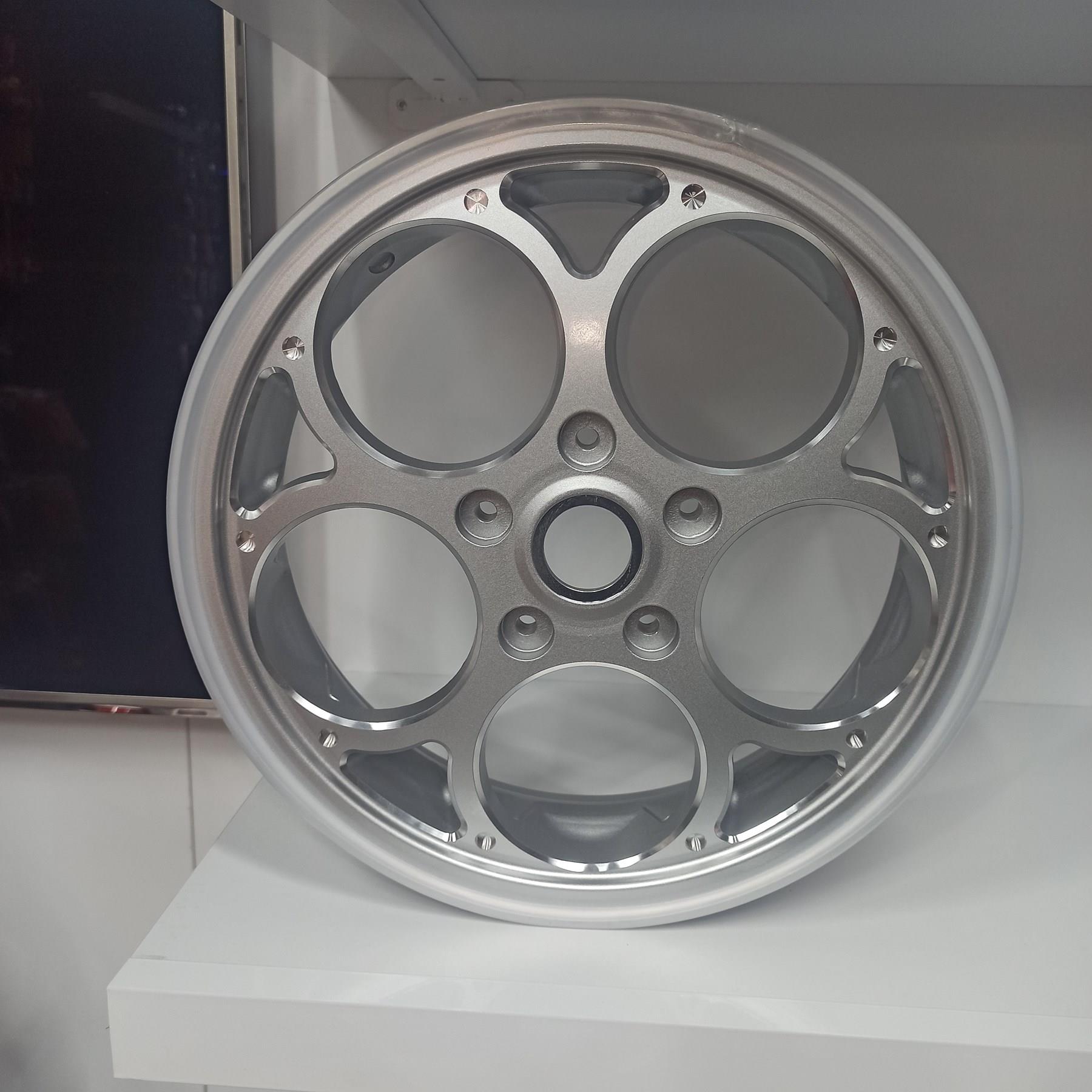 Vespa Yeni Nesil Alüminyum Alaşım Jant Ön Ve Arka 2 Li Set