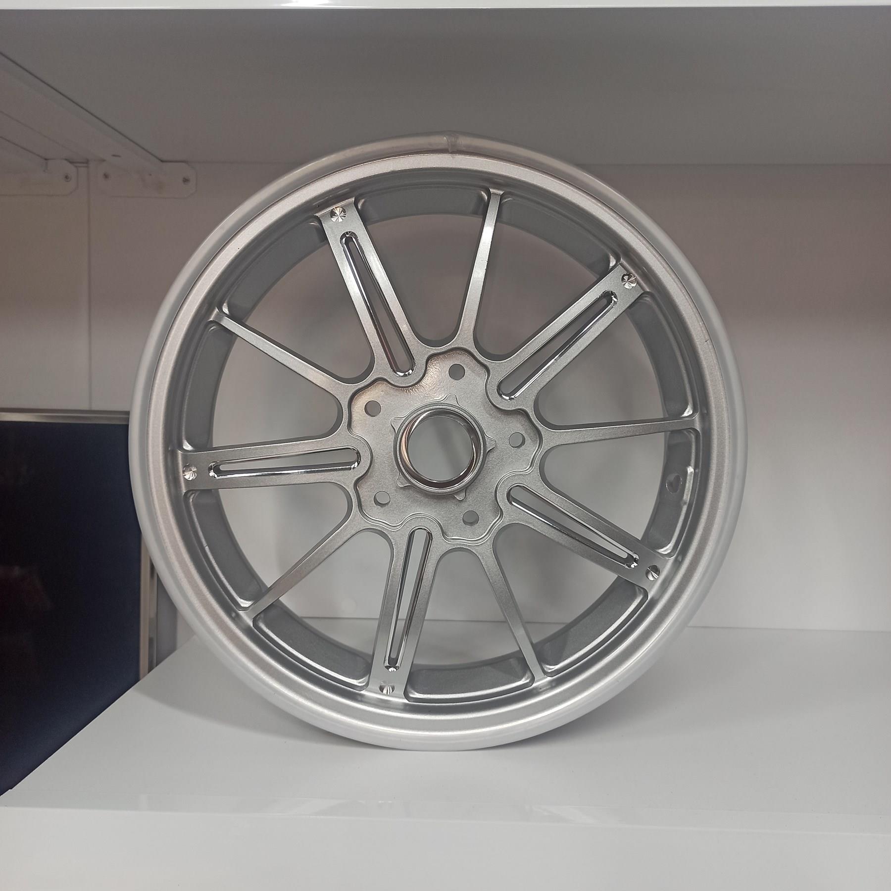 Vespa Yeni Nesil Alüminyum Alaşım Jant Ön Ve Arka 2 Li Set