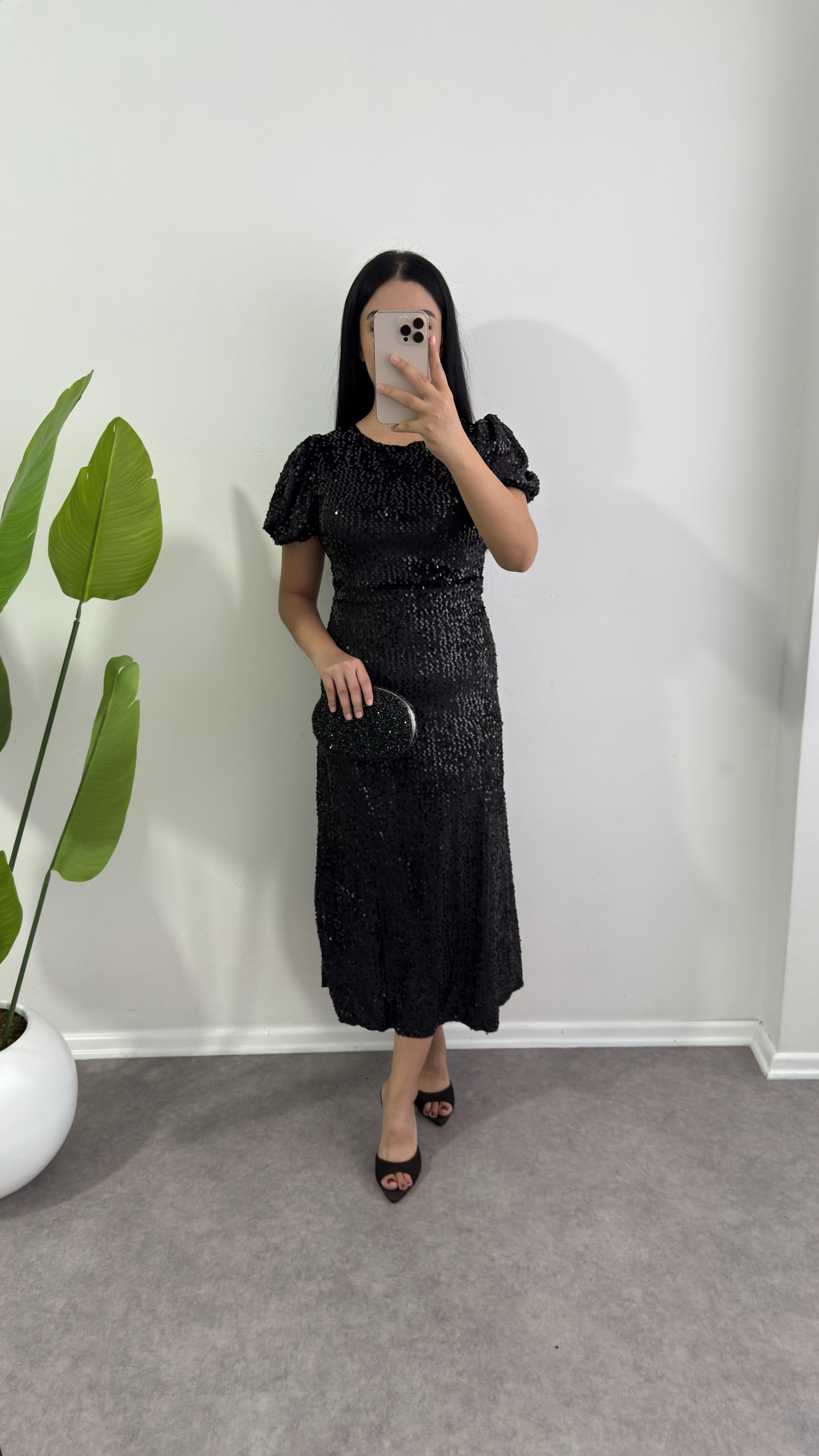 Asmil Payetli Siyah Elbise 