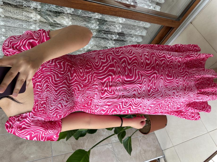 Fuşya pembe desenli elbise 