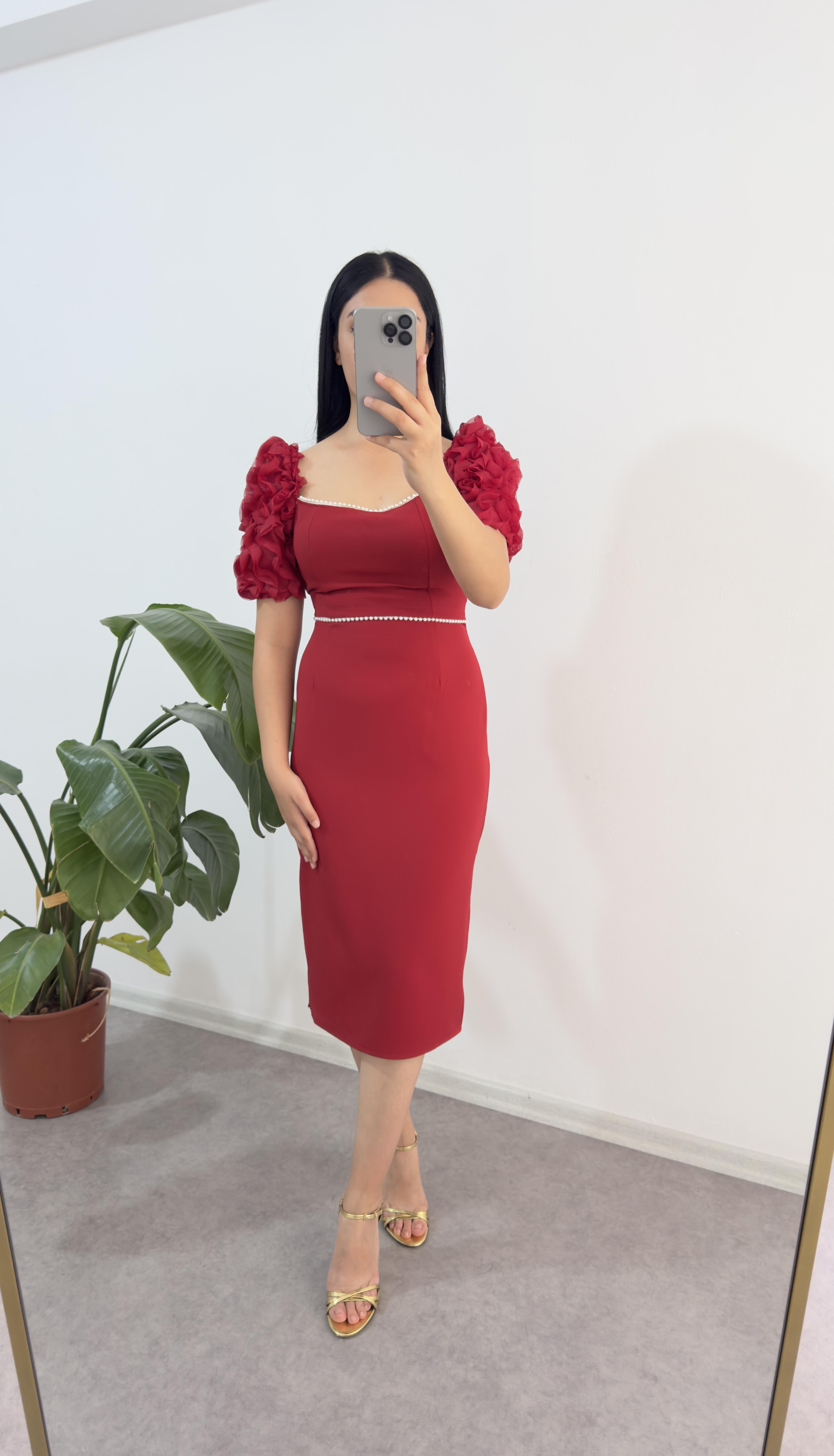 Kırmızı İnci Boncuklu Balık Model Elbise
