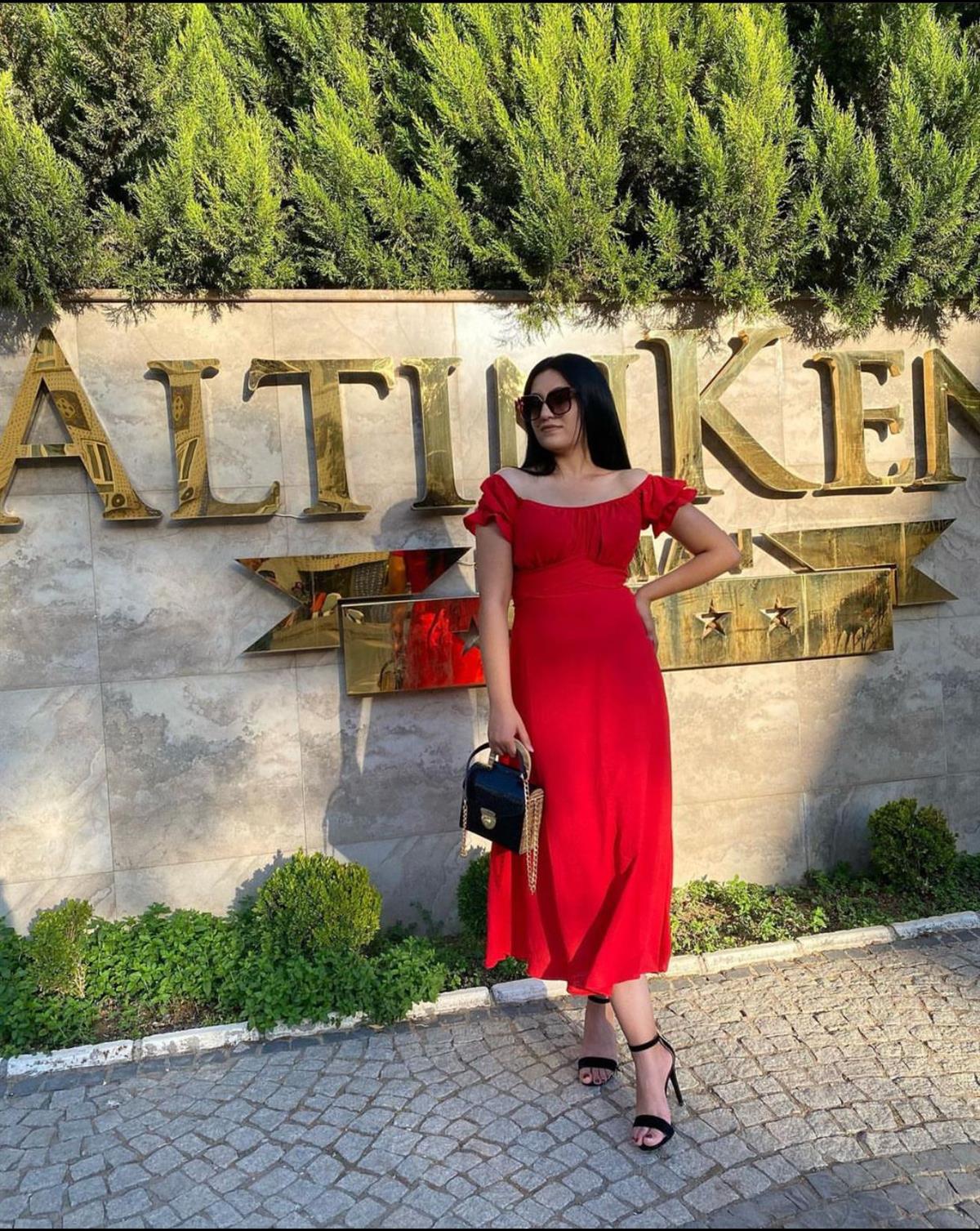 MADONNA YAKA KIRMIZI ELBİSE