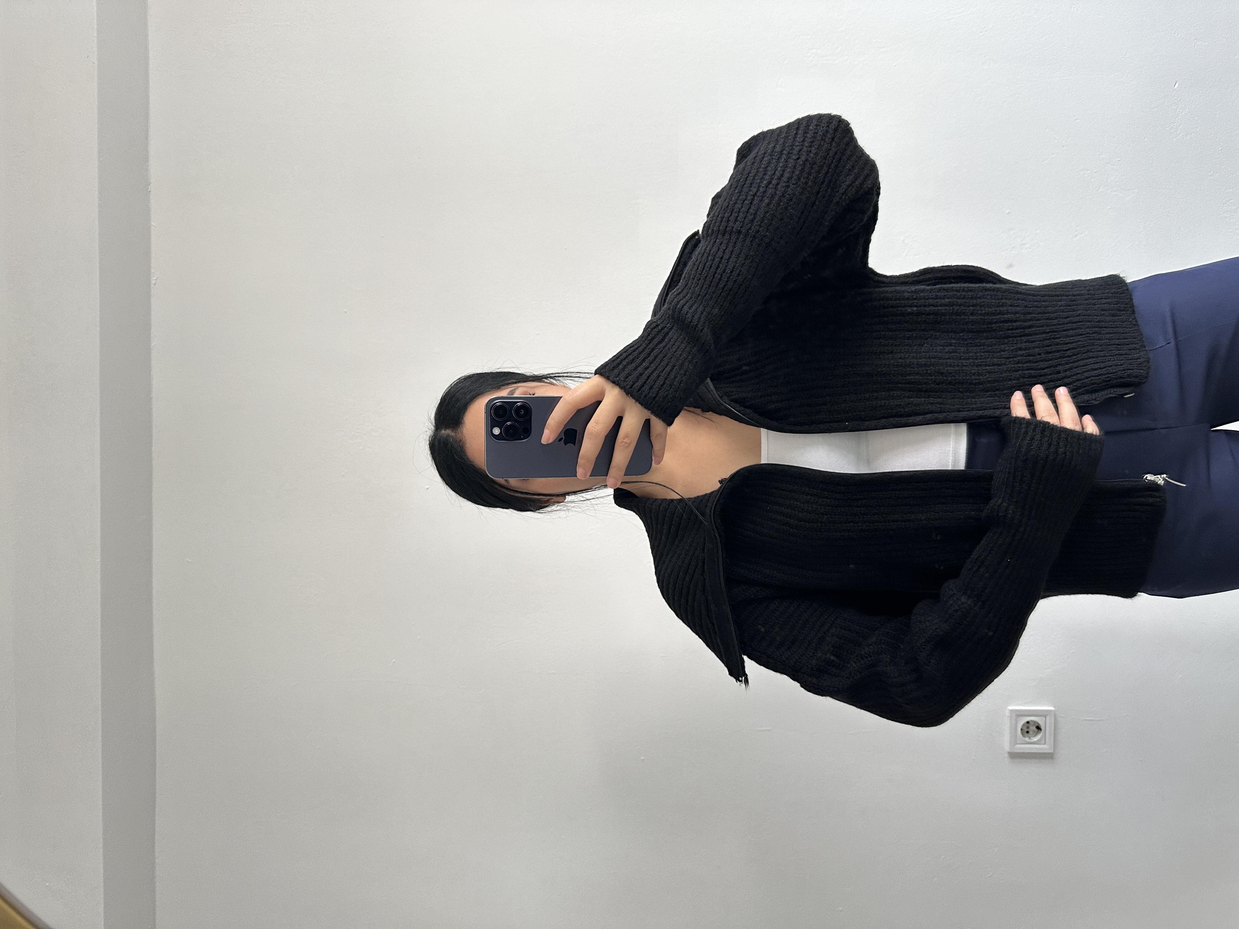 Marka muadili siyah hırka