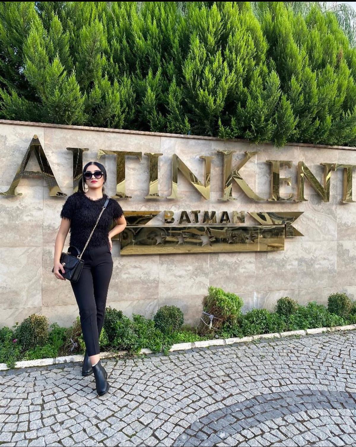 PELUŞ SİYAH TSHİRT