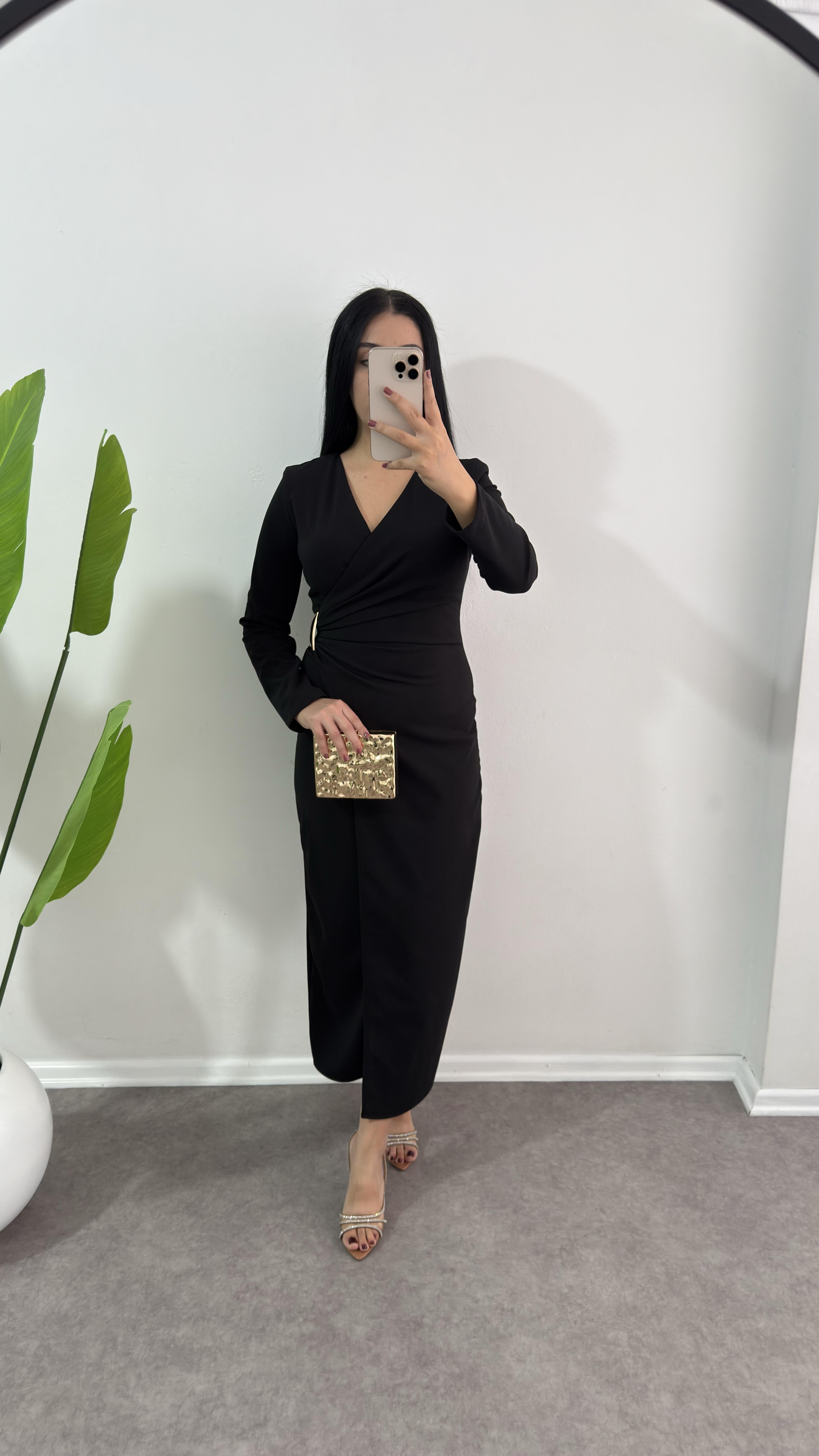 Siyah Şely Broşlu Elbise