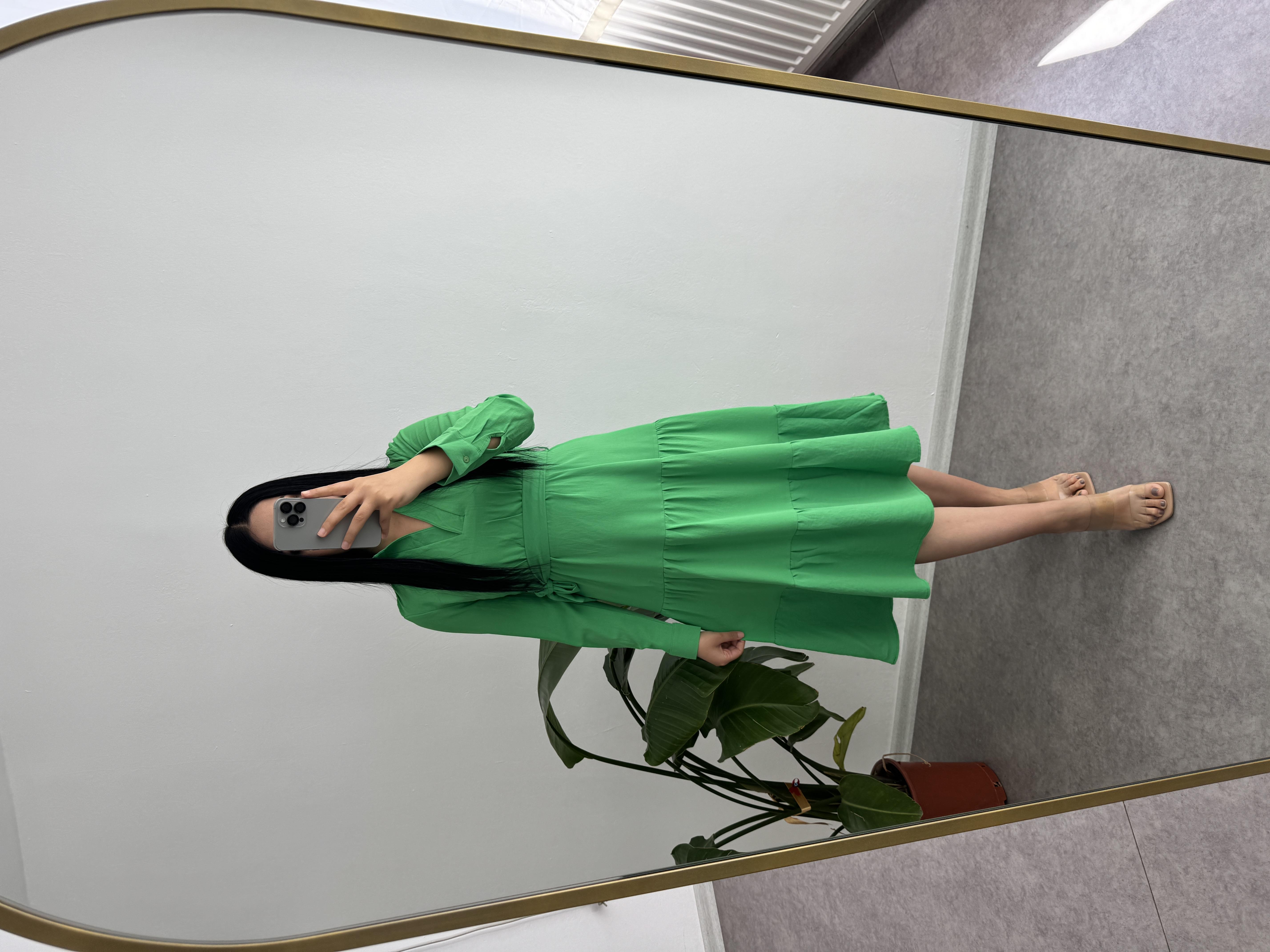 Uzun Kollu Yeşil Elbise 