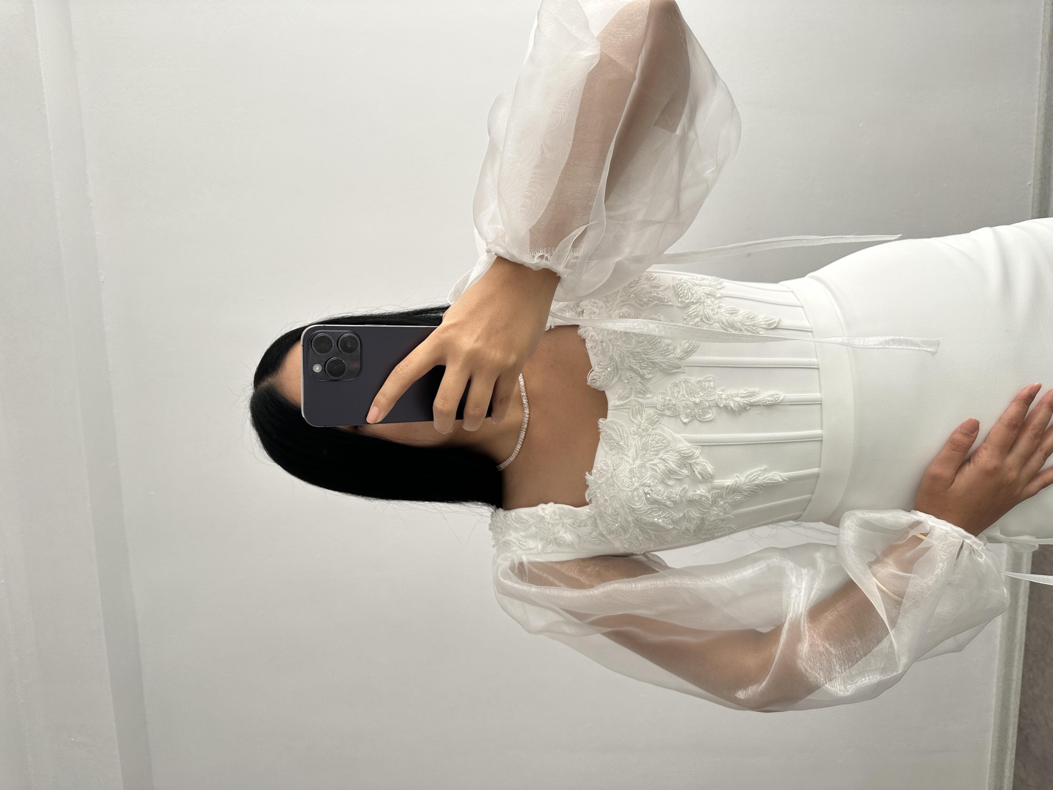 Beyaz tül kol işlemeli abiye elbise 