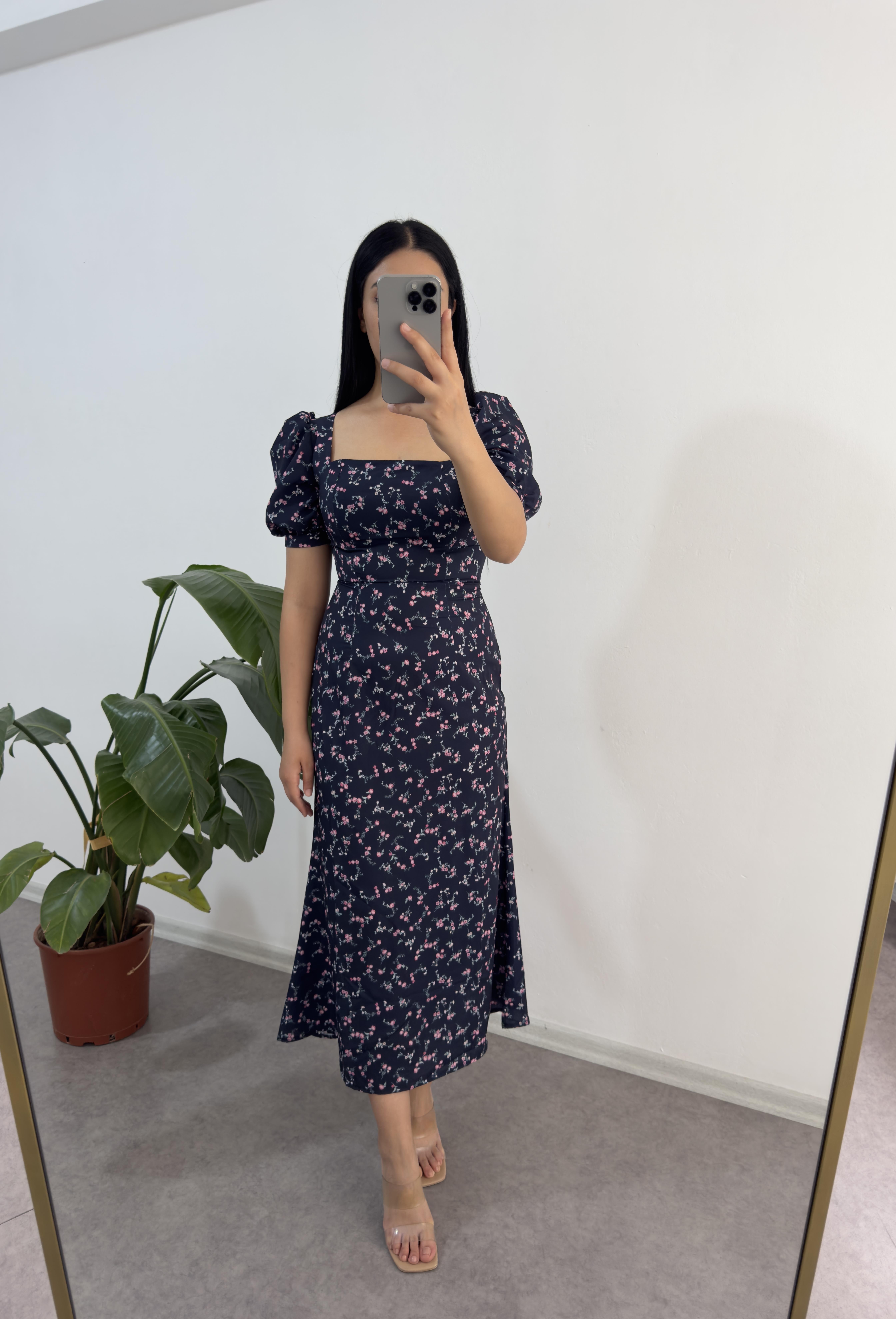 Çiçekli Lacivert Elbise