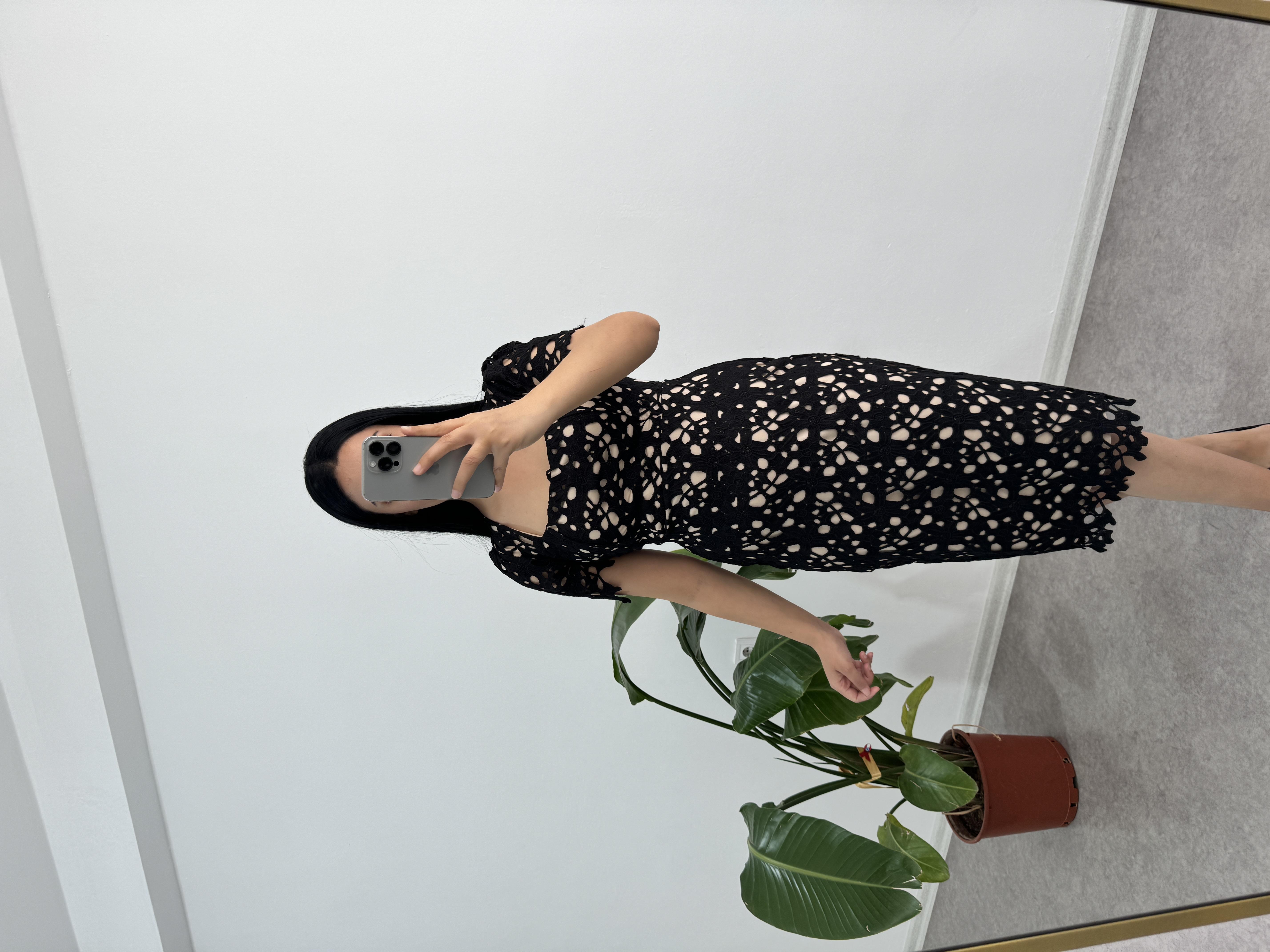 Dantel Güpürlü Siyah Elbise