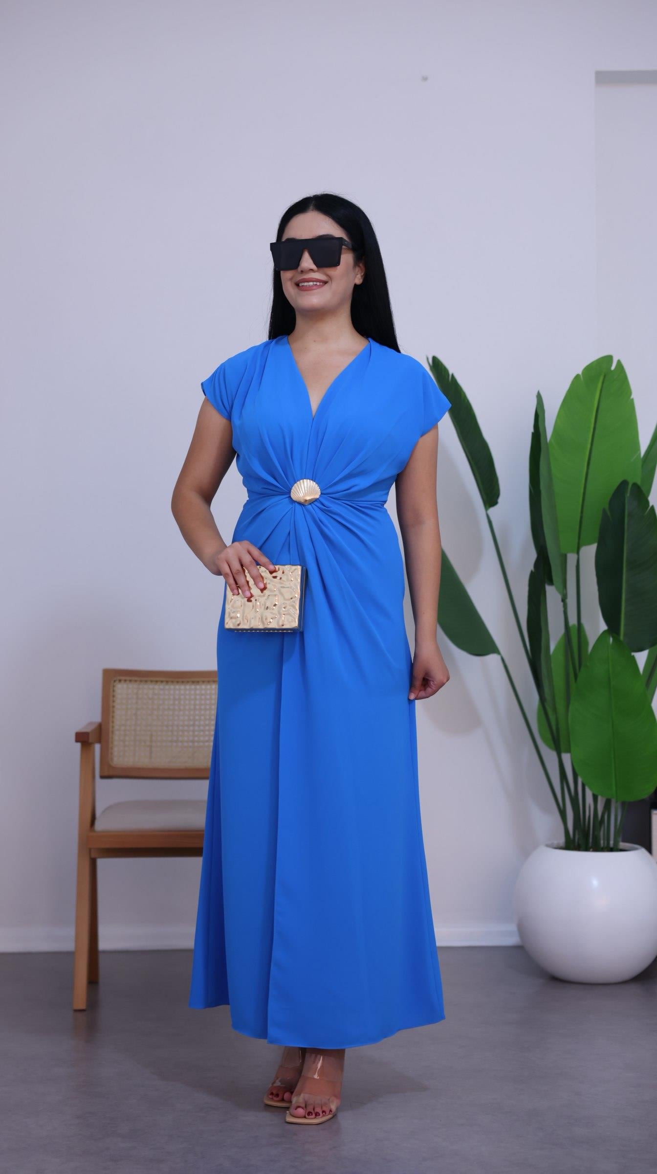 Deniz Kabuğu Broşlu Mavi Elbise