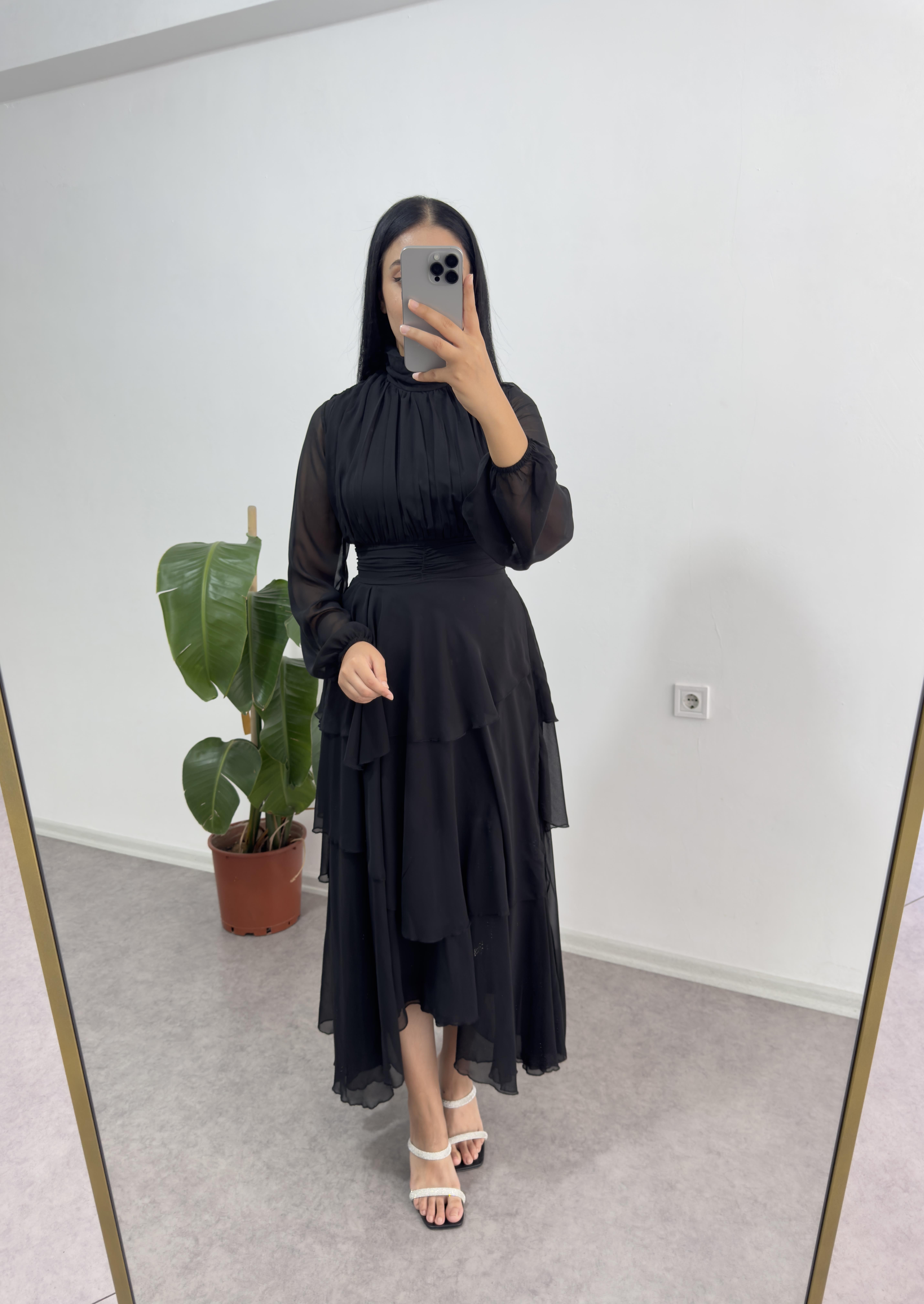 Elis Siyah Katmanlı Elbise