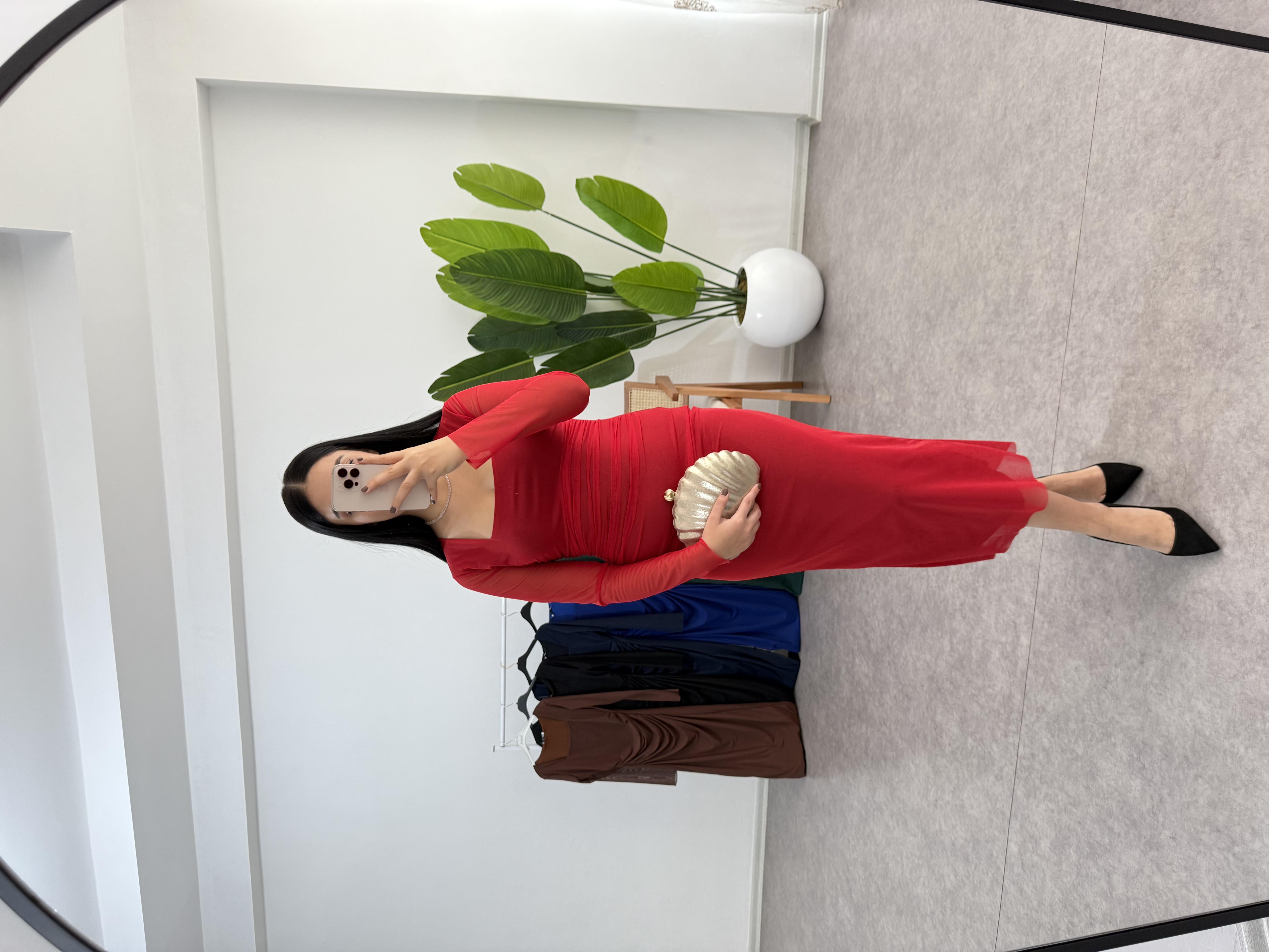 Elle Kırmızı Tül Elbise 