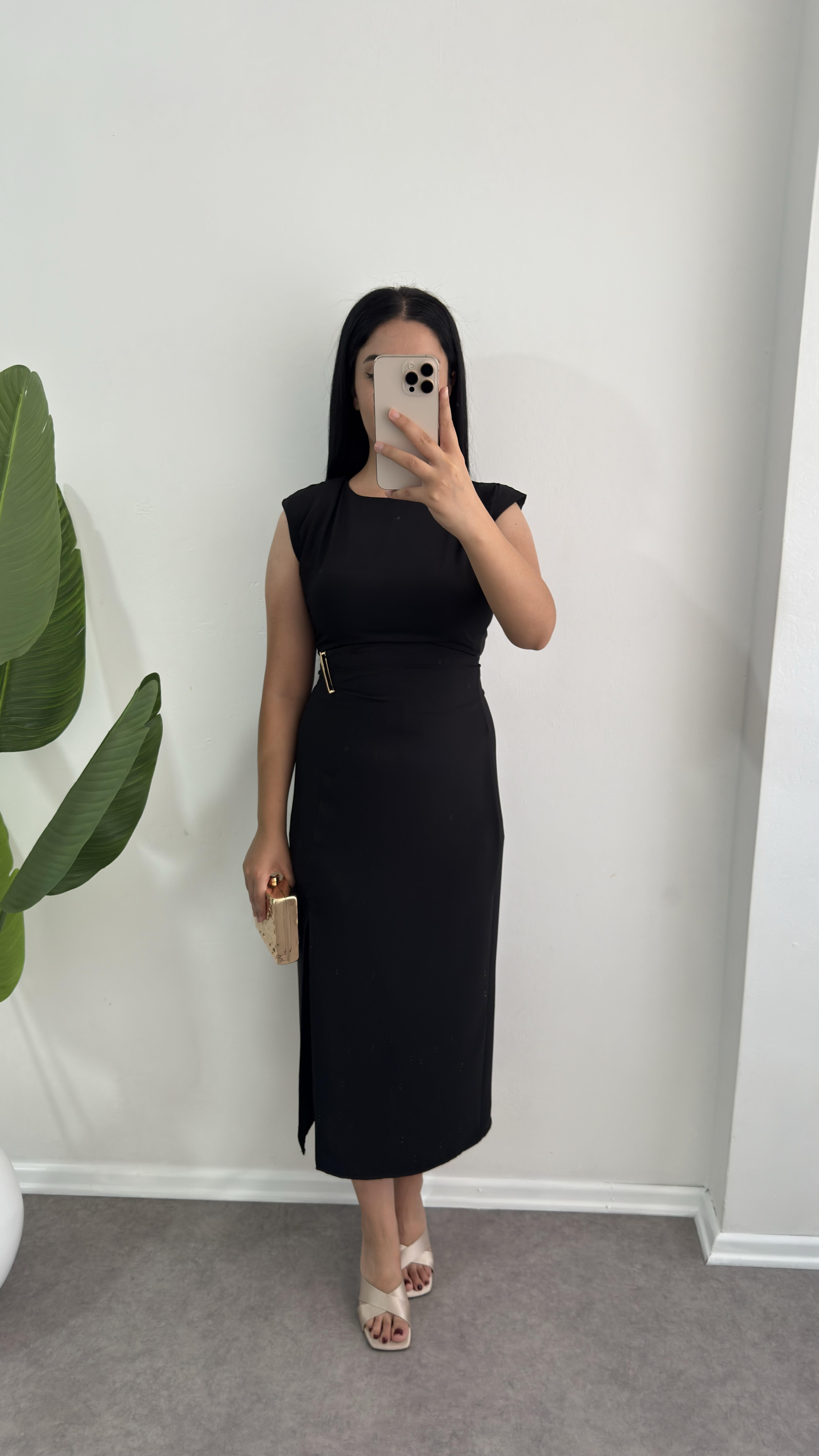 Fila Siyah Broşlu Elbise