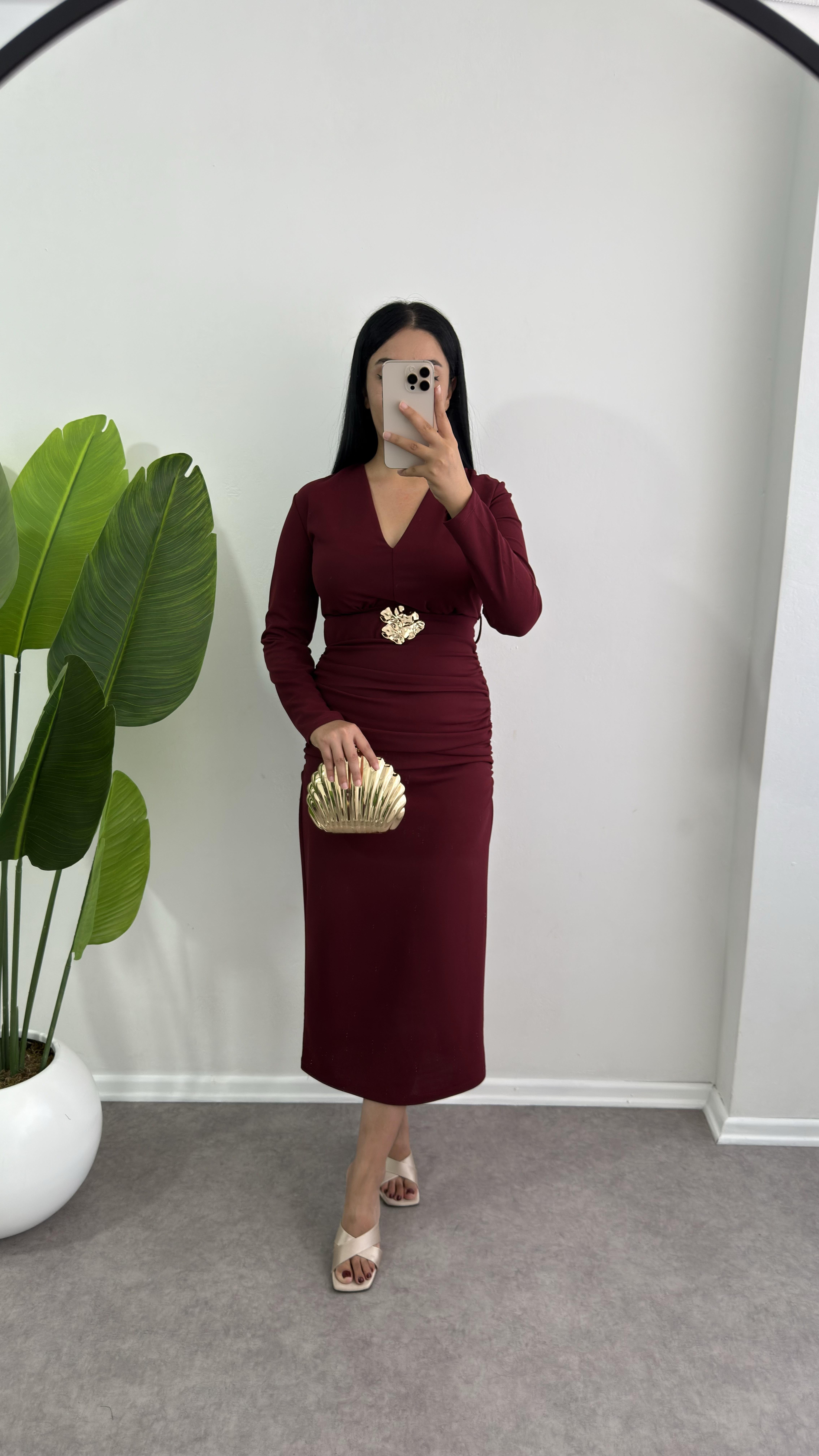 Gold Kemer Detaylı Bordo Elbise