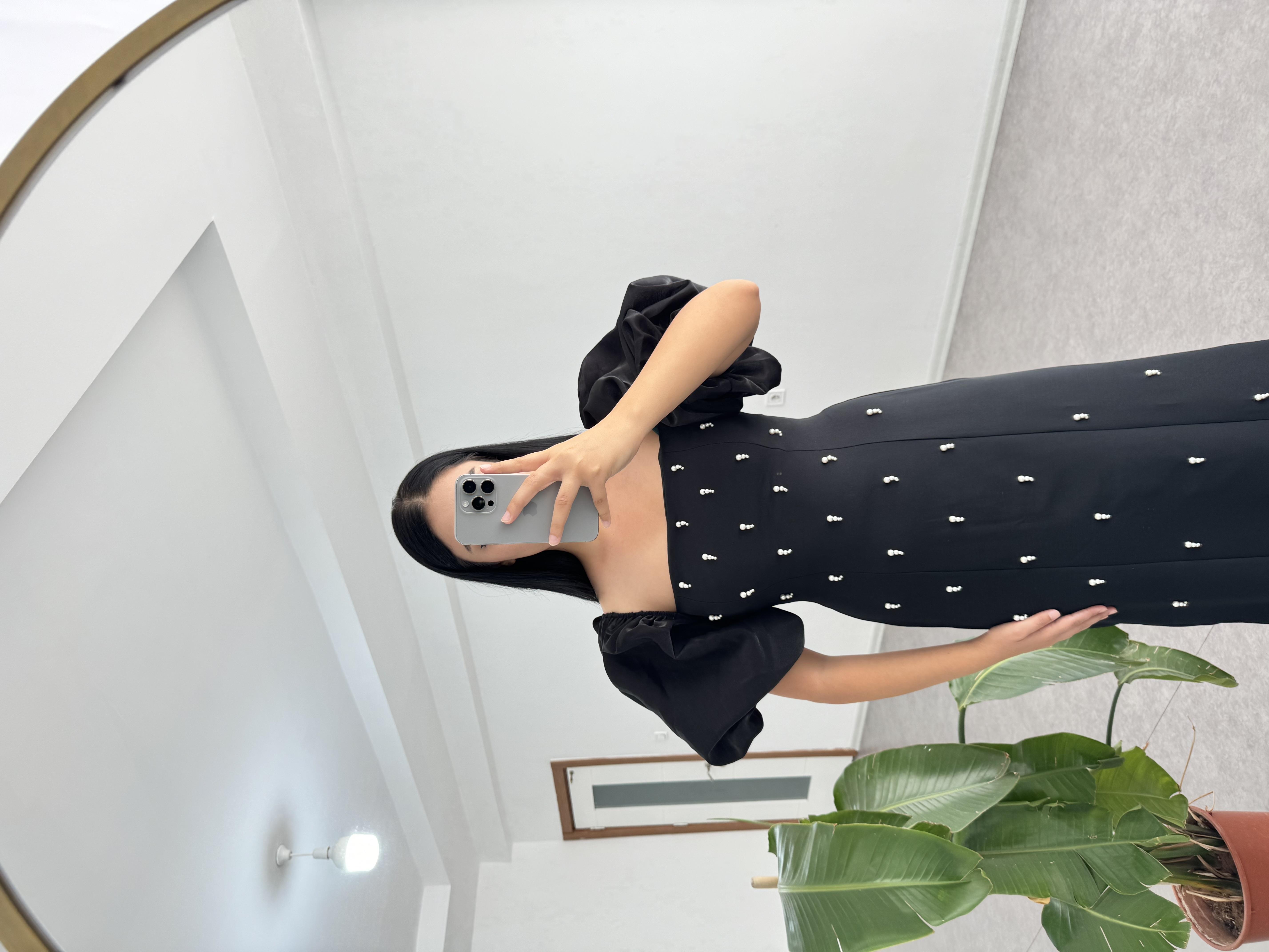 İnci Boncuklu Siyah Elbise