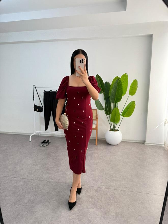 İncili Bordo Krep Kumaş Elbise 