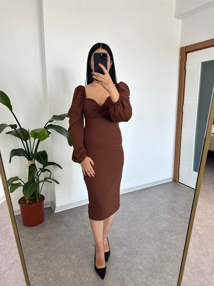 Kahve rengi krep kumaş elbise 