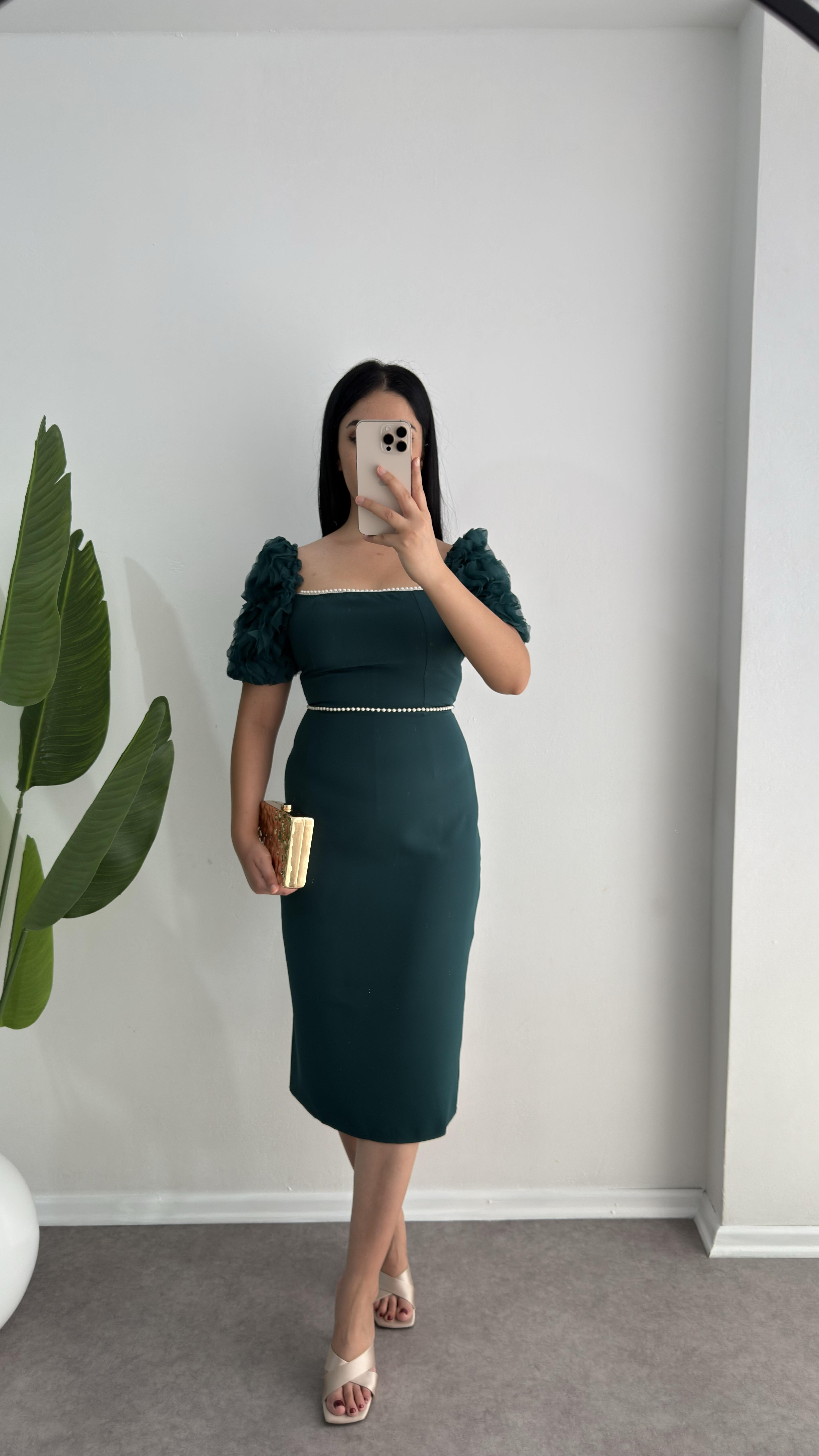 Koyu Yeşil İnci Boncuklu Balık Model Elbise