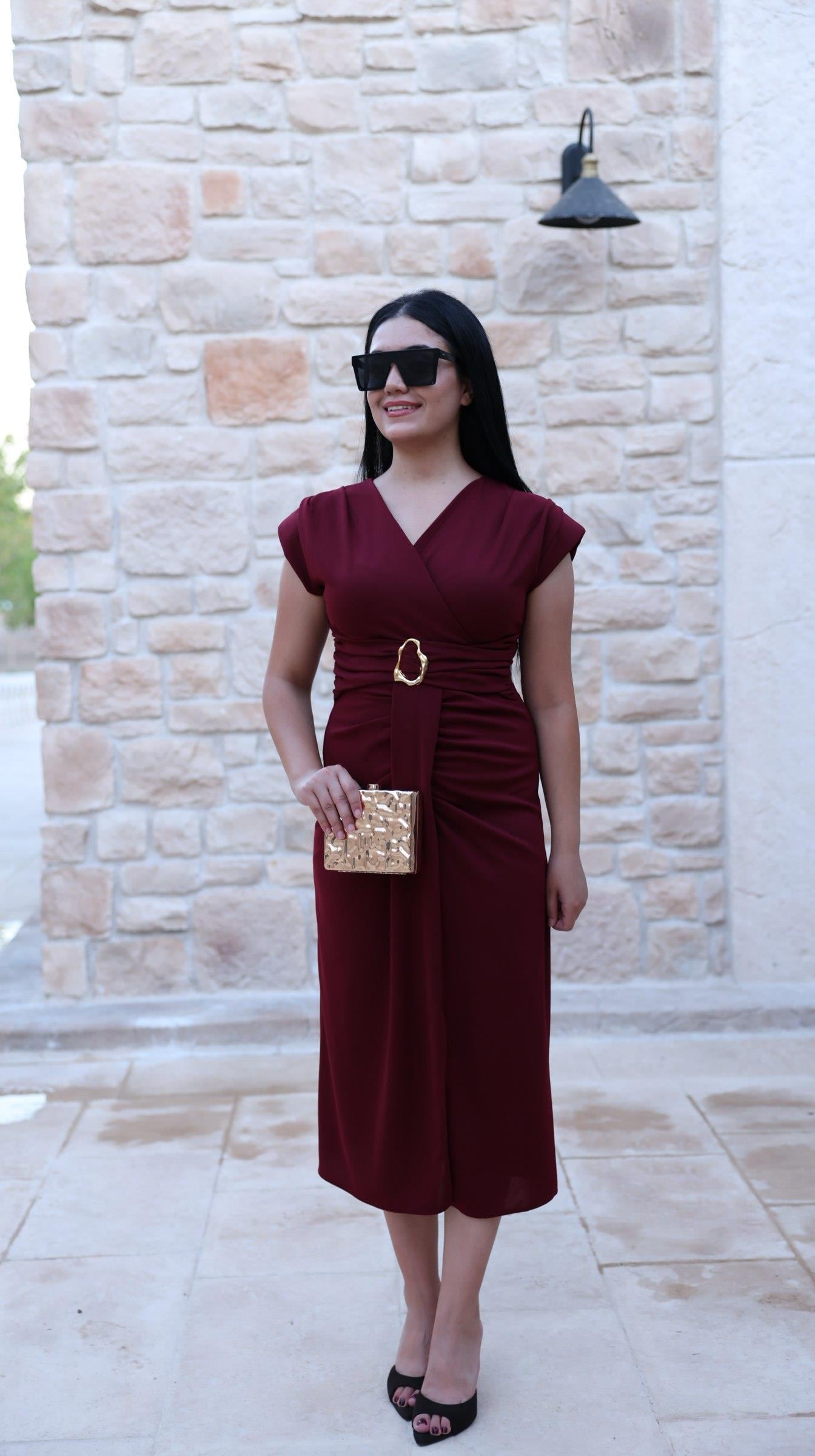 Krep Kumaş Broşlu Bordo Elbise