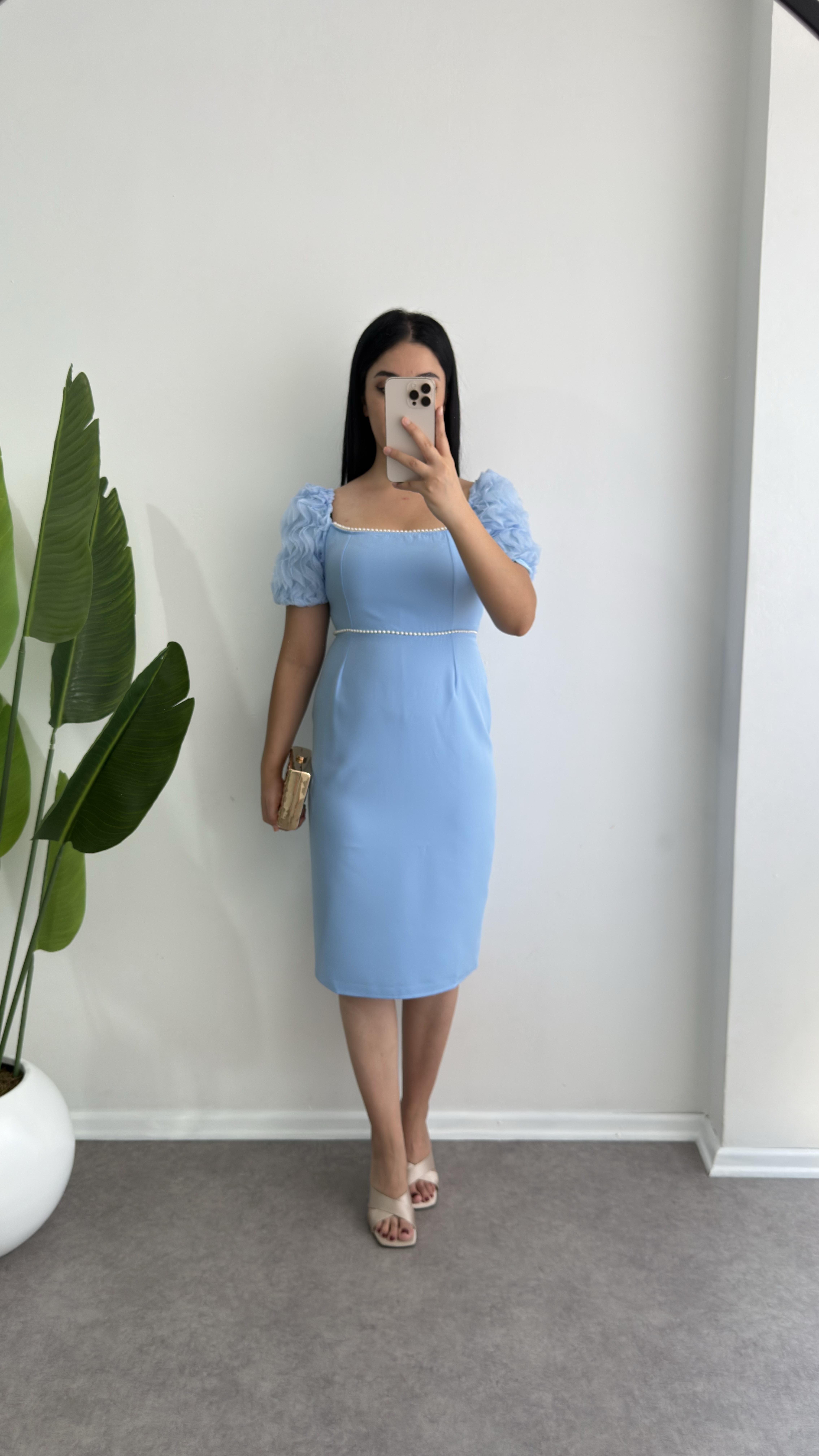 Mavi İnci Boncuklu Balık Model Elbise