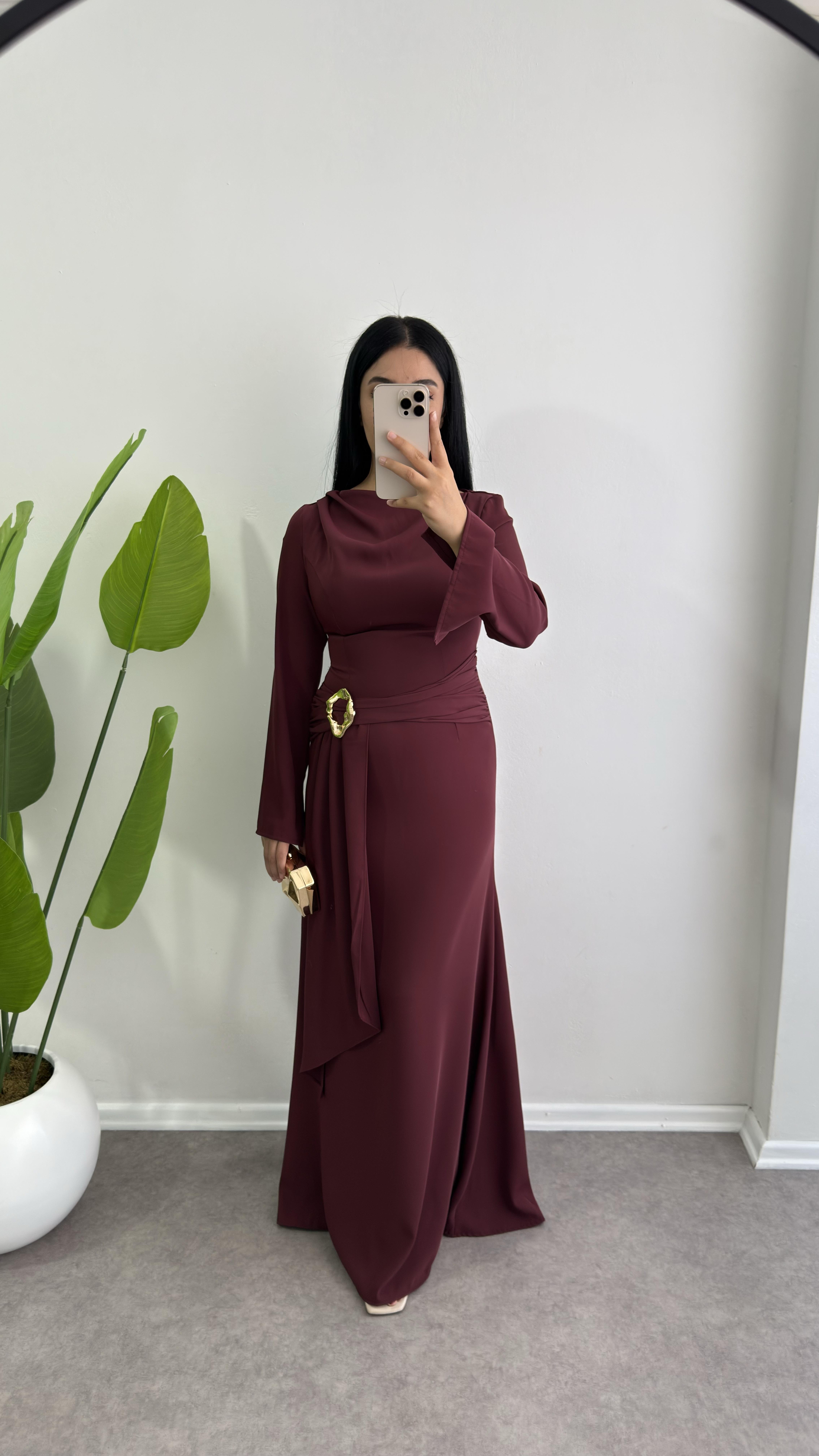 Nora Bordo Dökümlü Broş Elbise