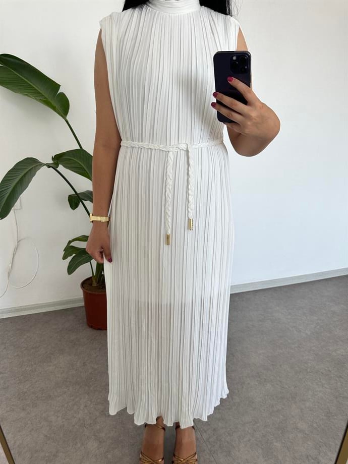 Piliseli beyaz elbise astarlı