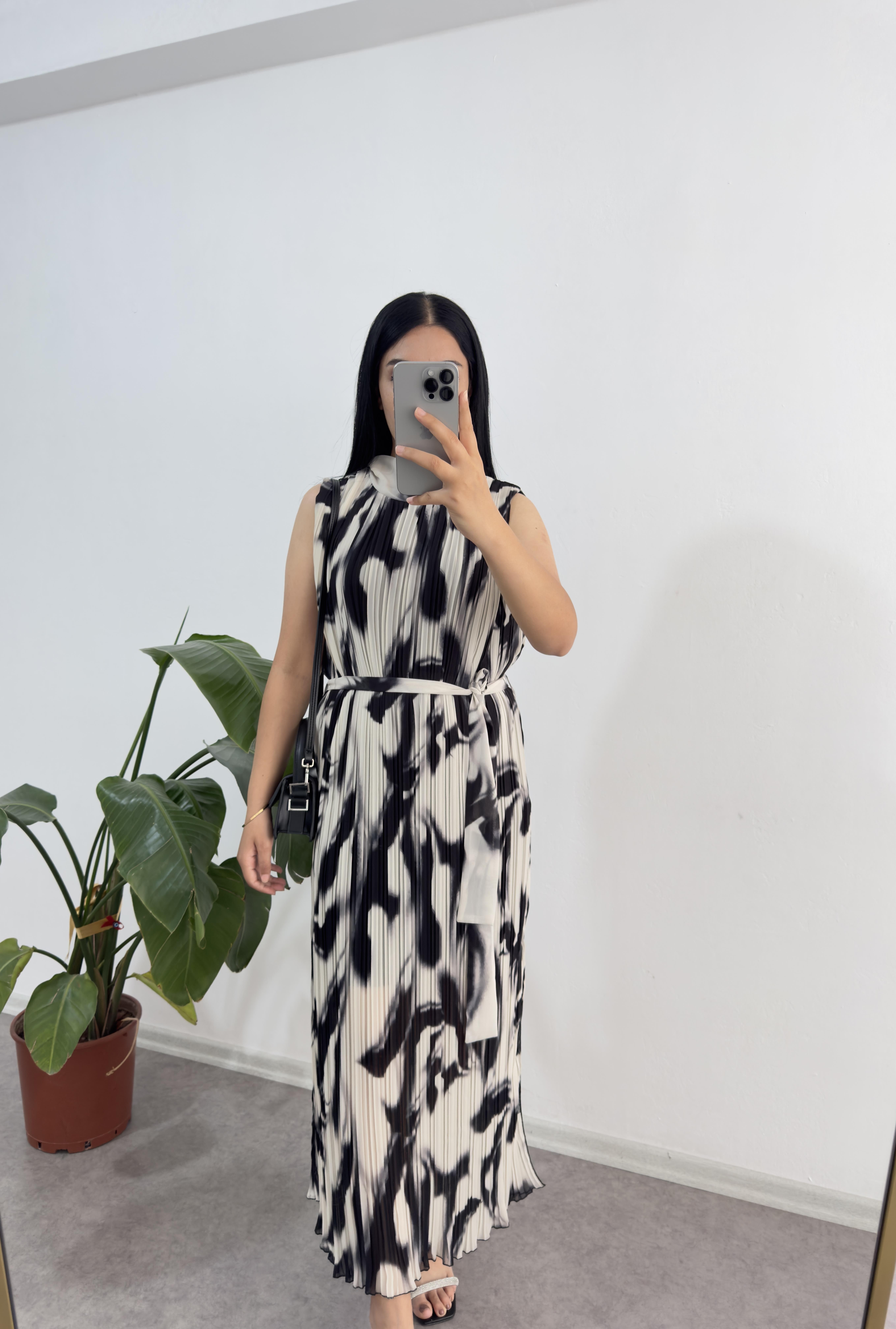 Piliseli Şifon Astarlı Lina Elbise