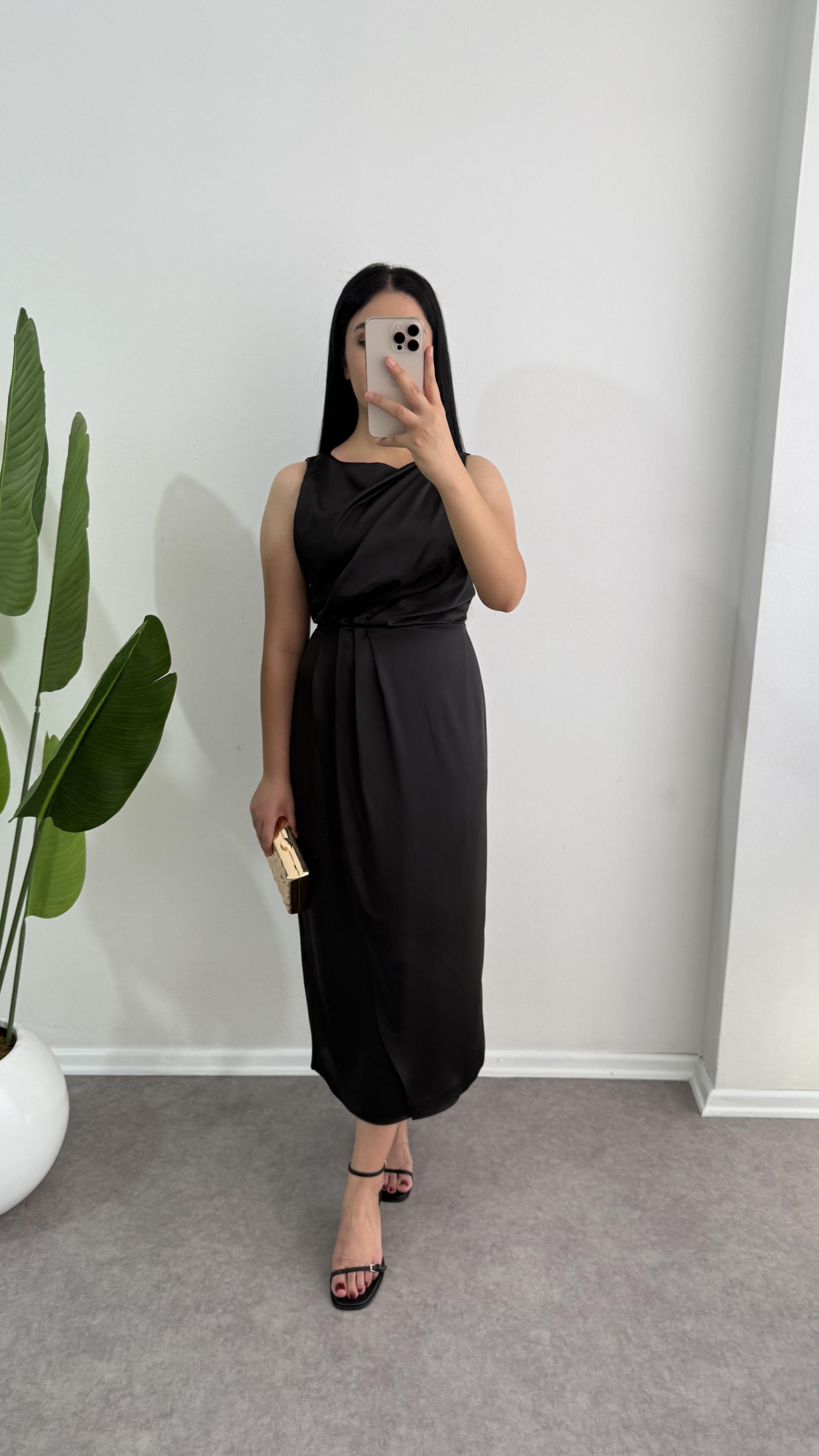 Saten Siyah Yazi Elbise