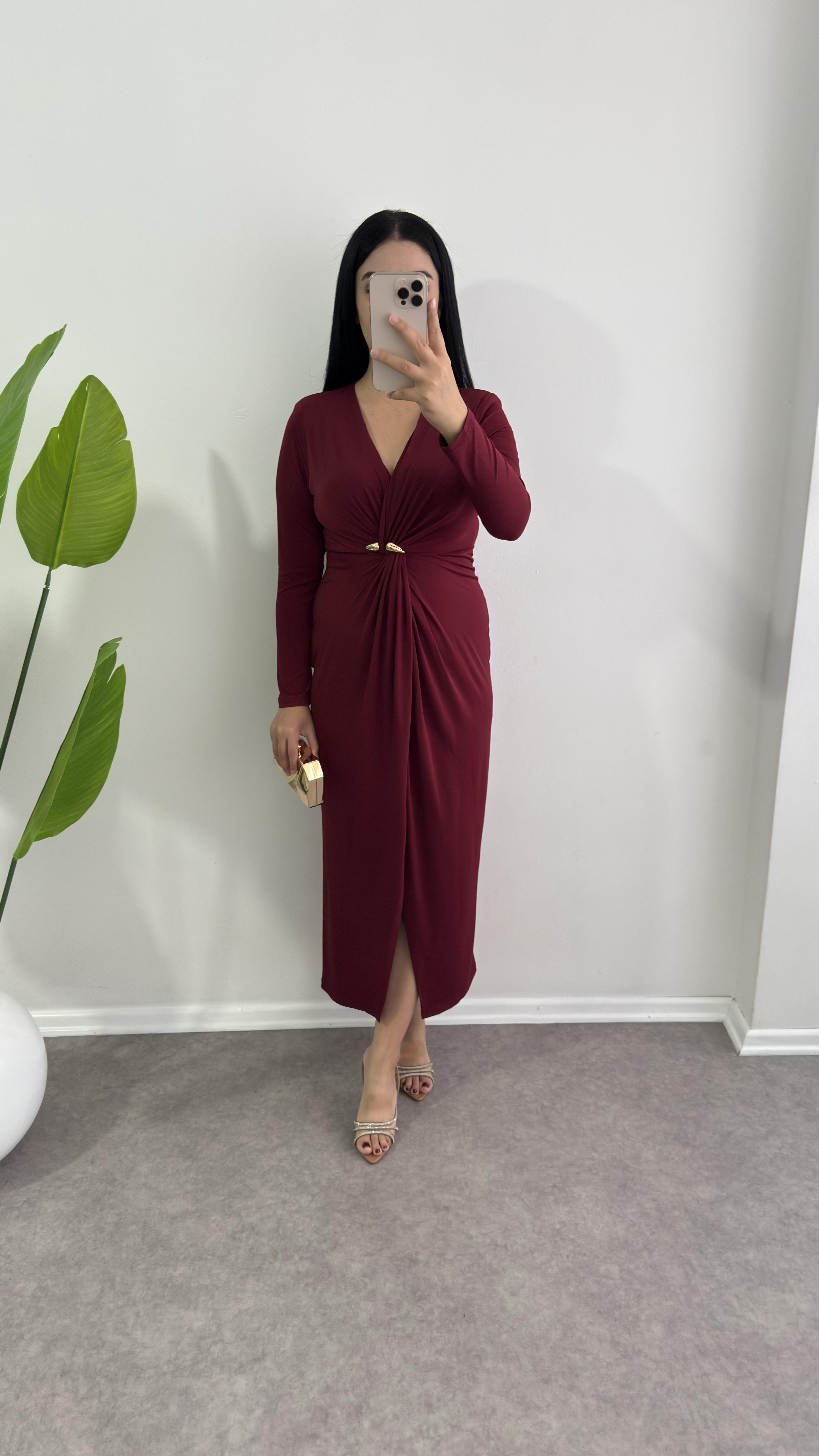 Sendy Broşlu Bordo Elbise