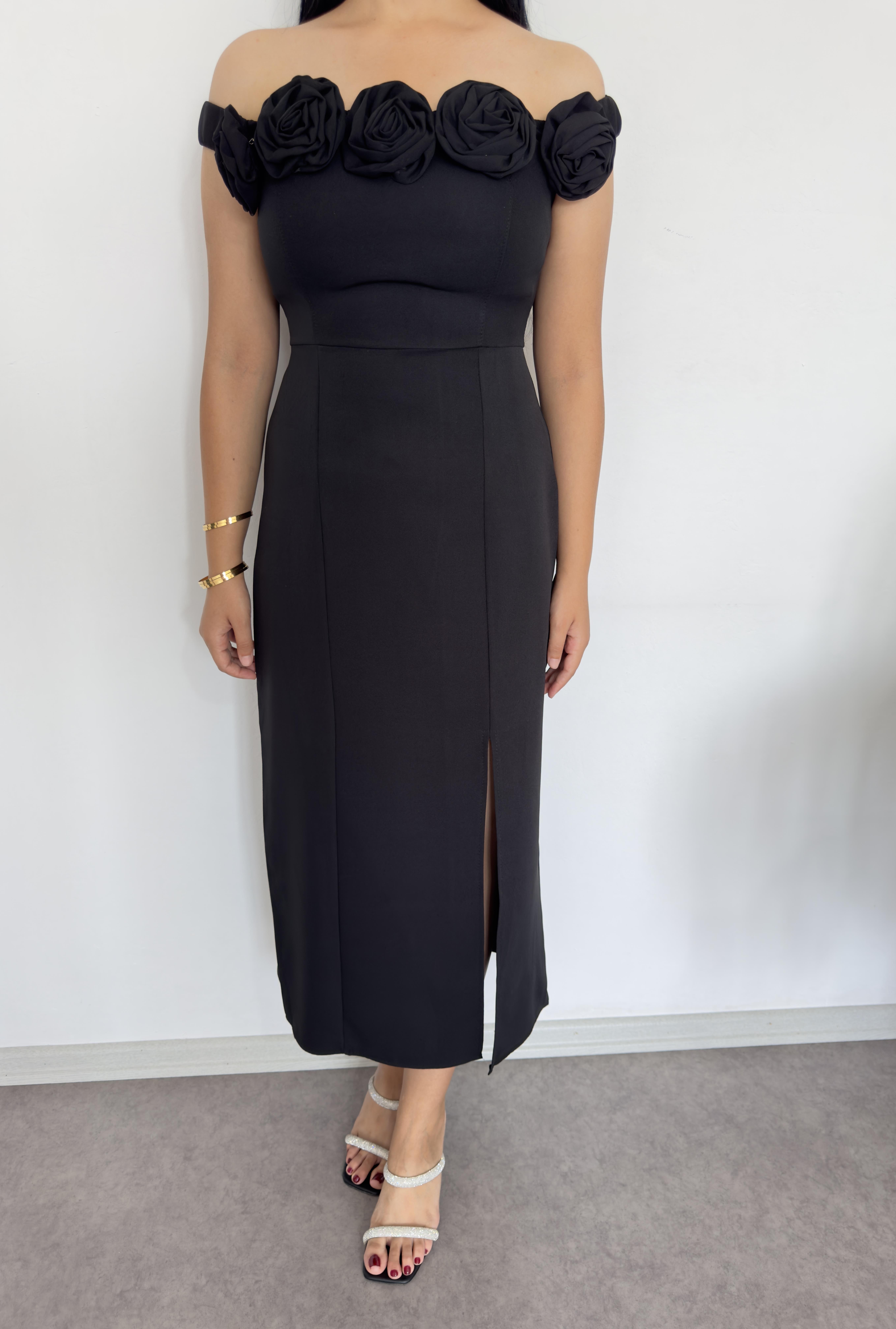 Sera Çiçekli Siyah Elbise 