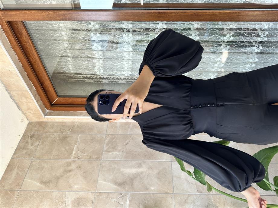 Siyah bluz kolları bol bilek lastikli 