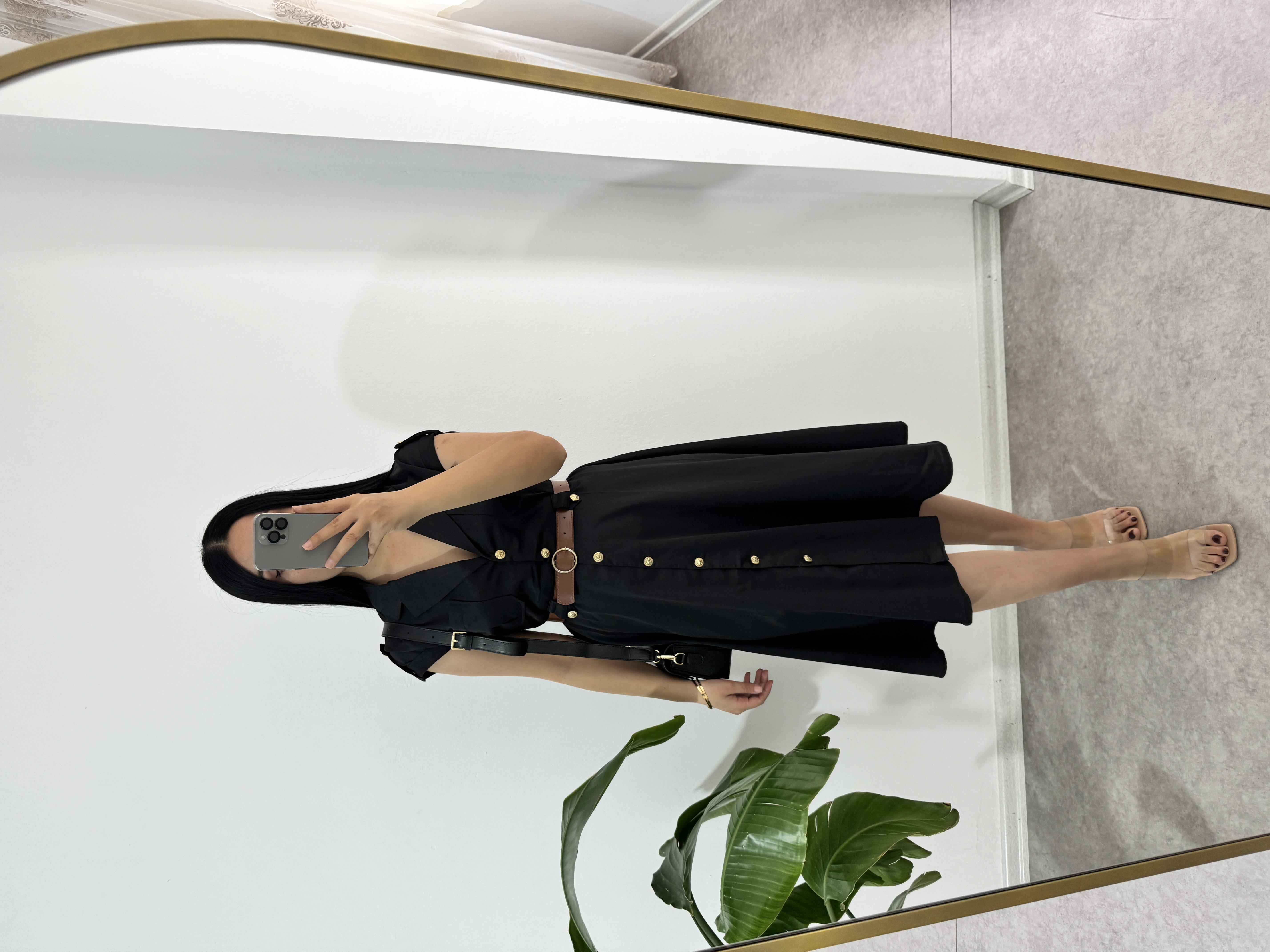 Siyah Düğmeli Elbise