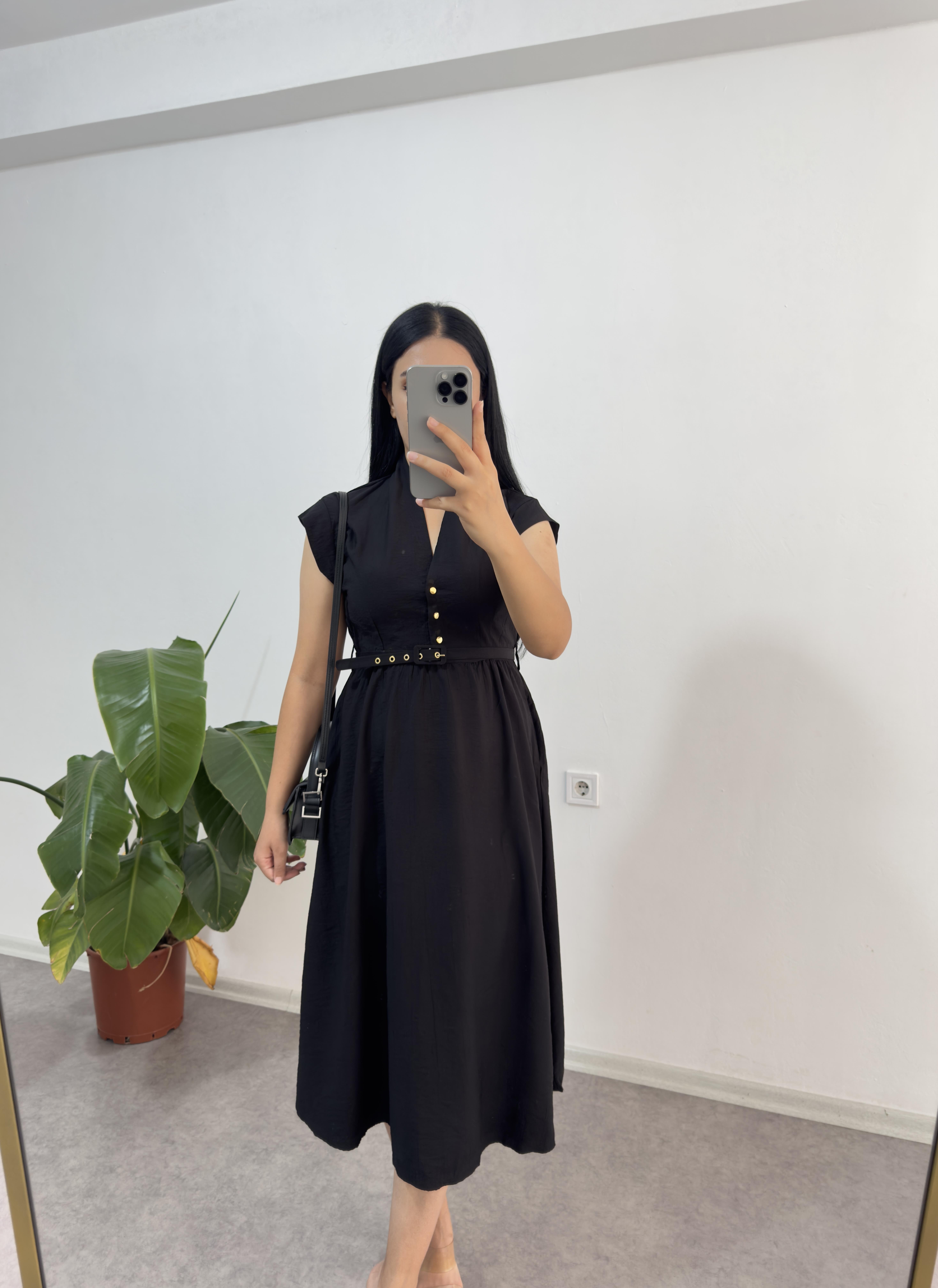 Siyah Hakim Yaka Elbise