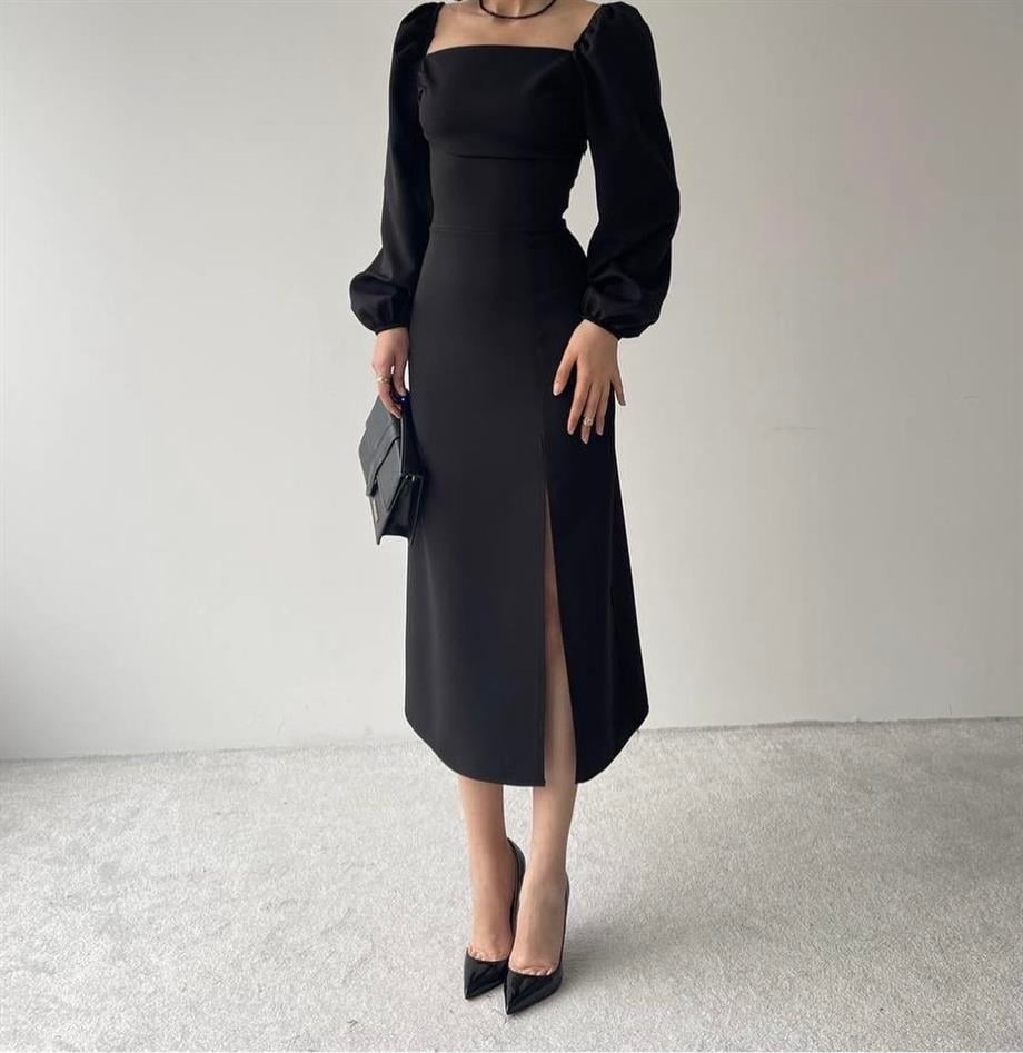 Siyah kare yaka arkadan bağlamalı elbise