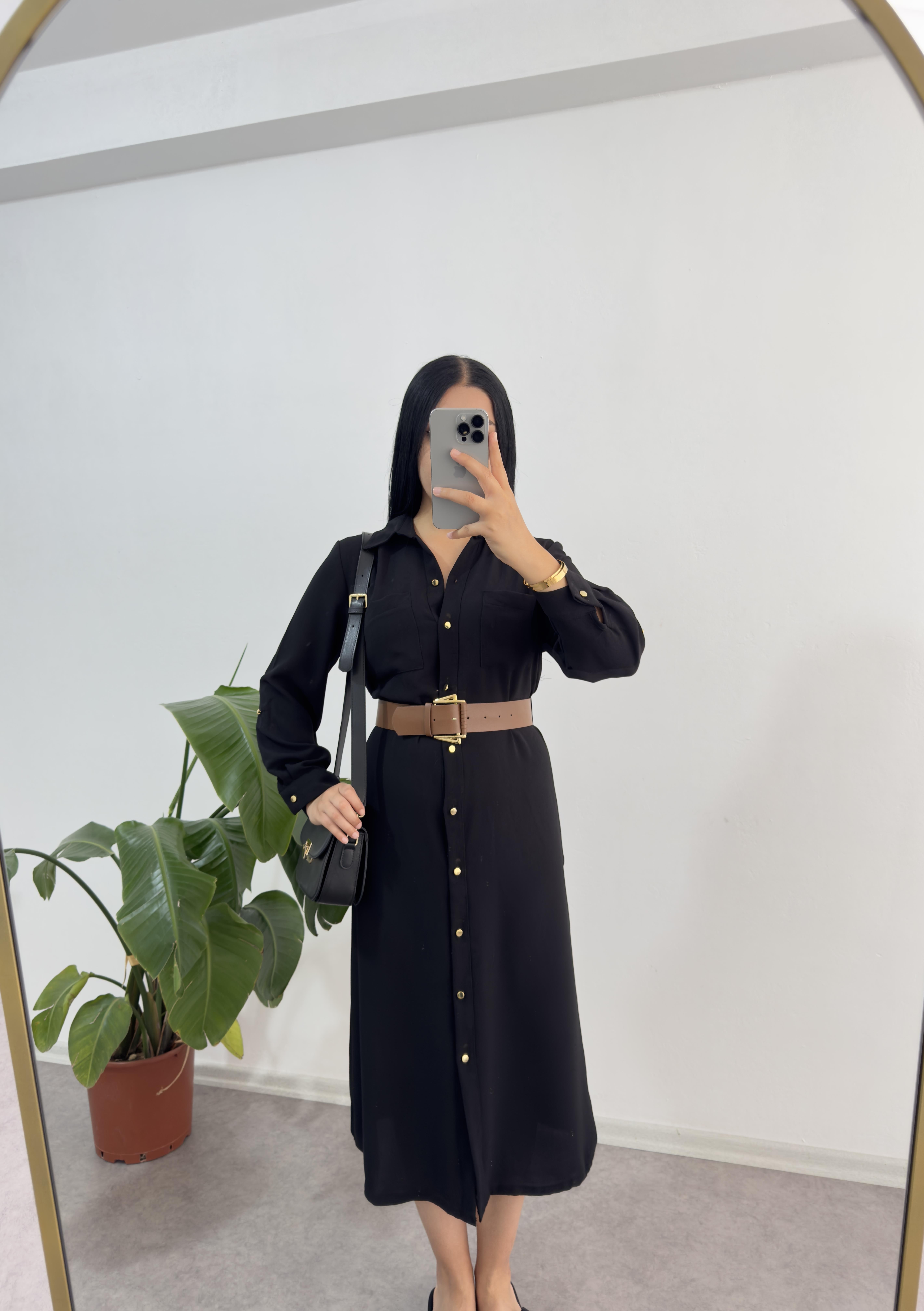 Siyah Krep Kumaş Düğmeli Elbise