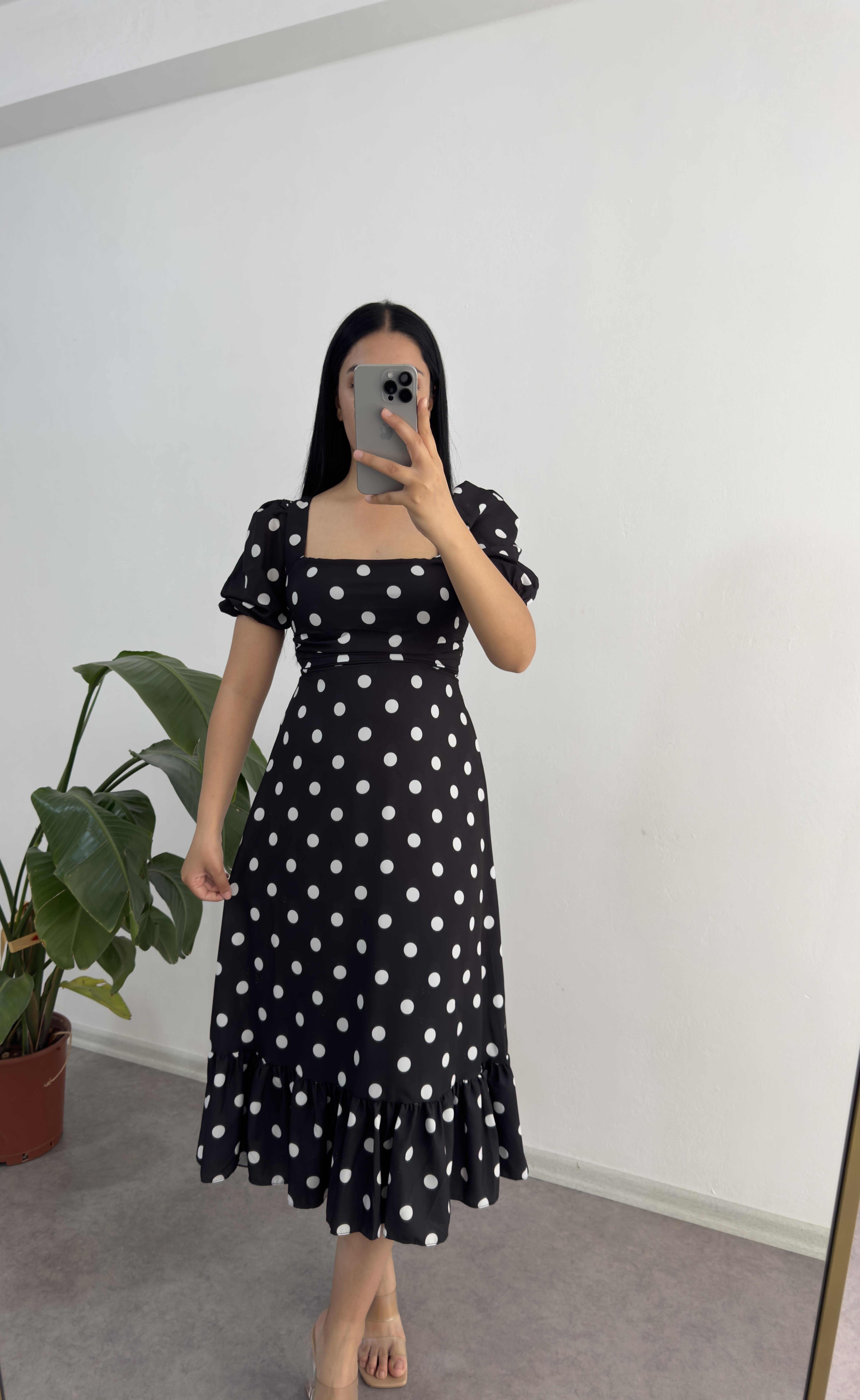 Siyah Puantiyeli Elbise