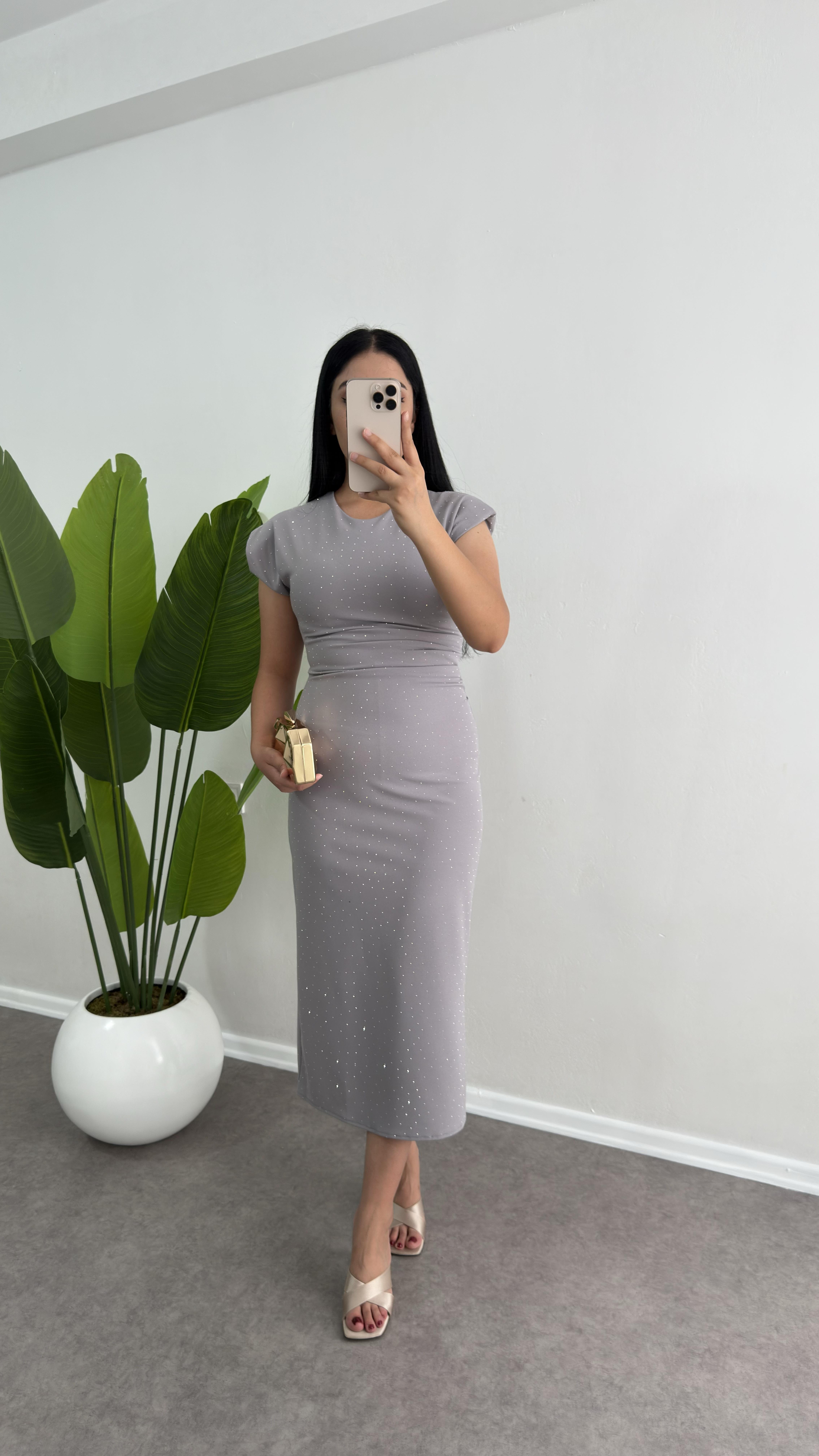 Taşlı Krep Kumaş Gri Elbise