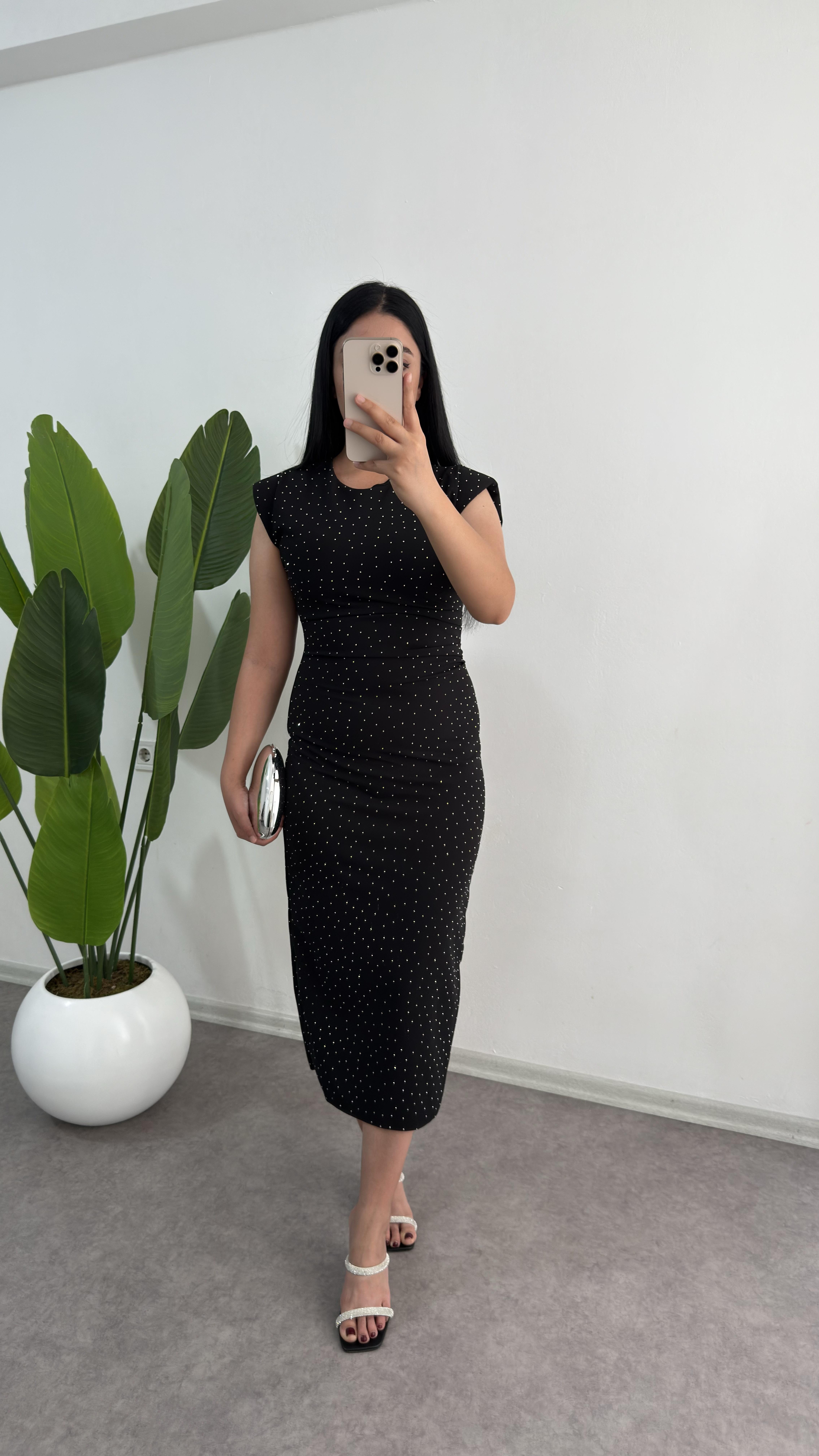 Taşlı Krep Kumaş Siyah Elbise 