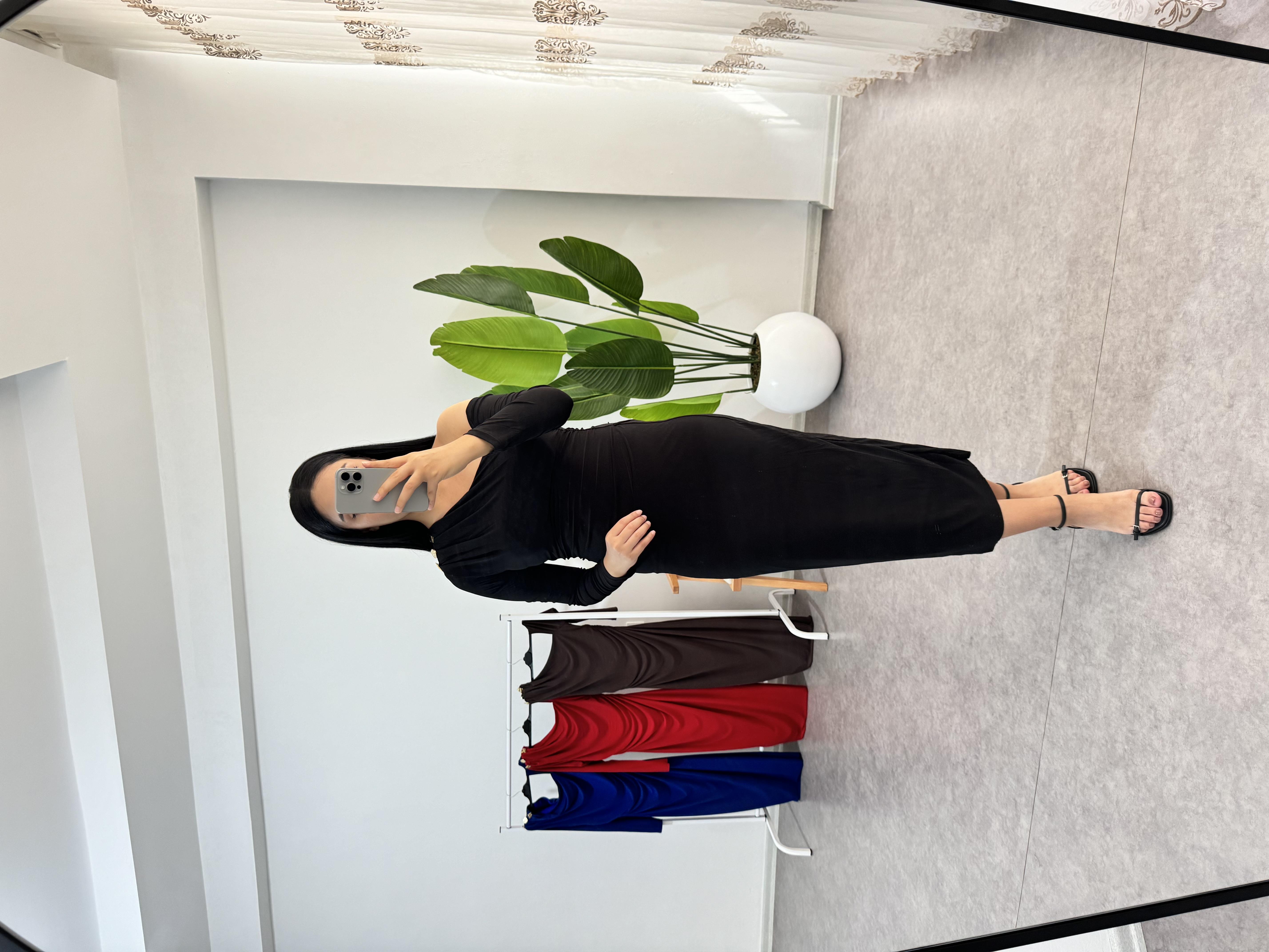 Tek Kol Siyah Elbise