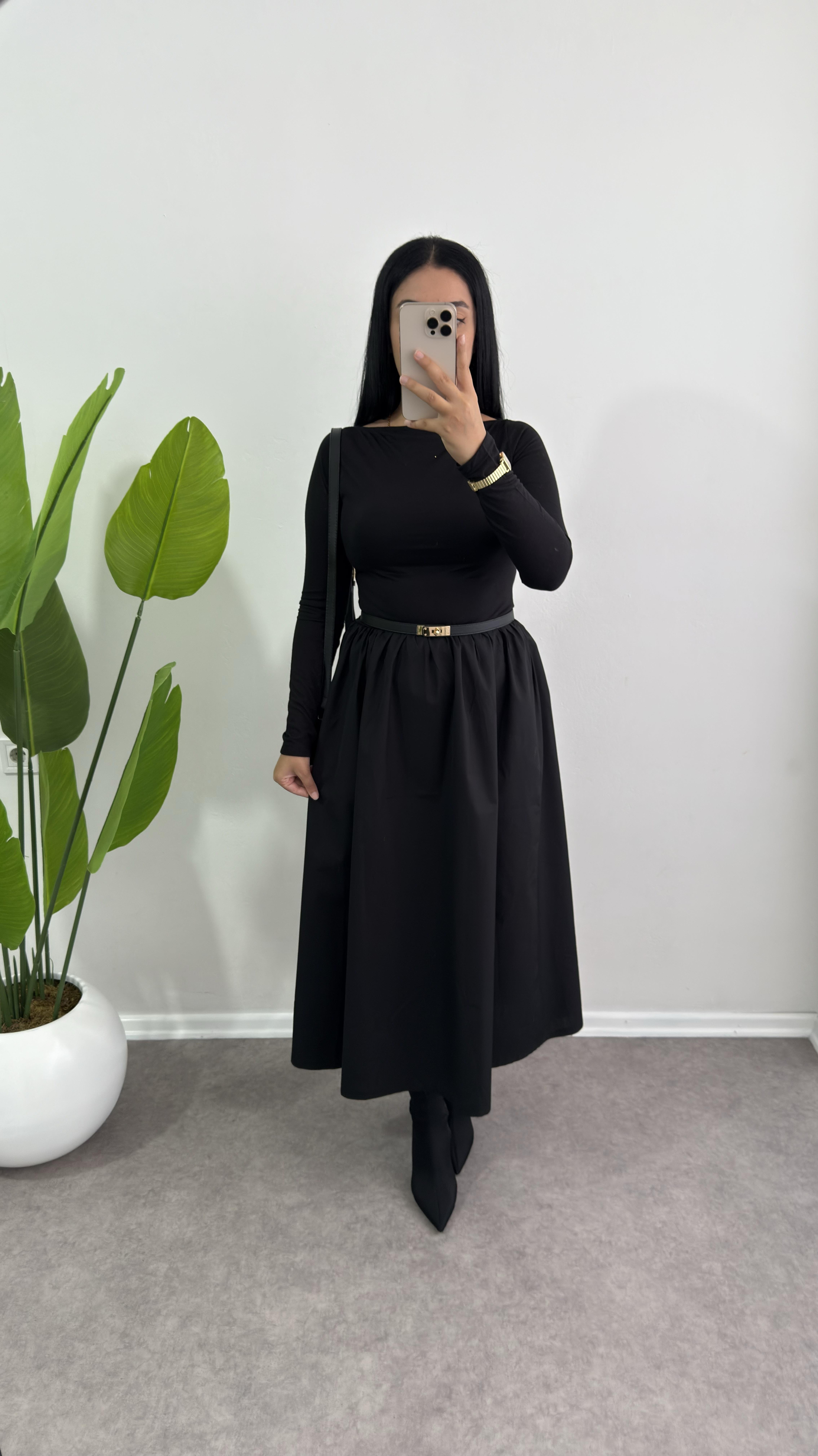 Uzun Kol Laviva Siyah Elbise