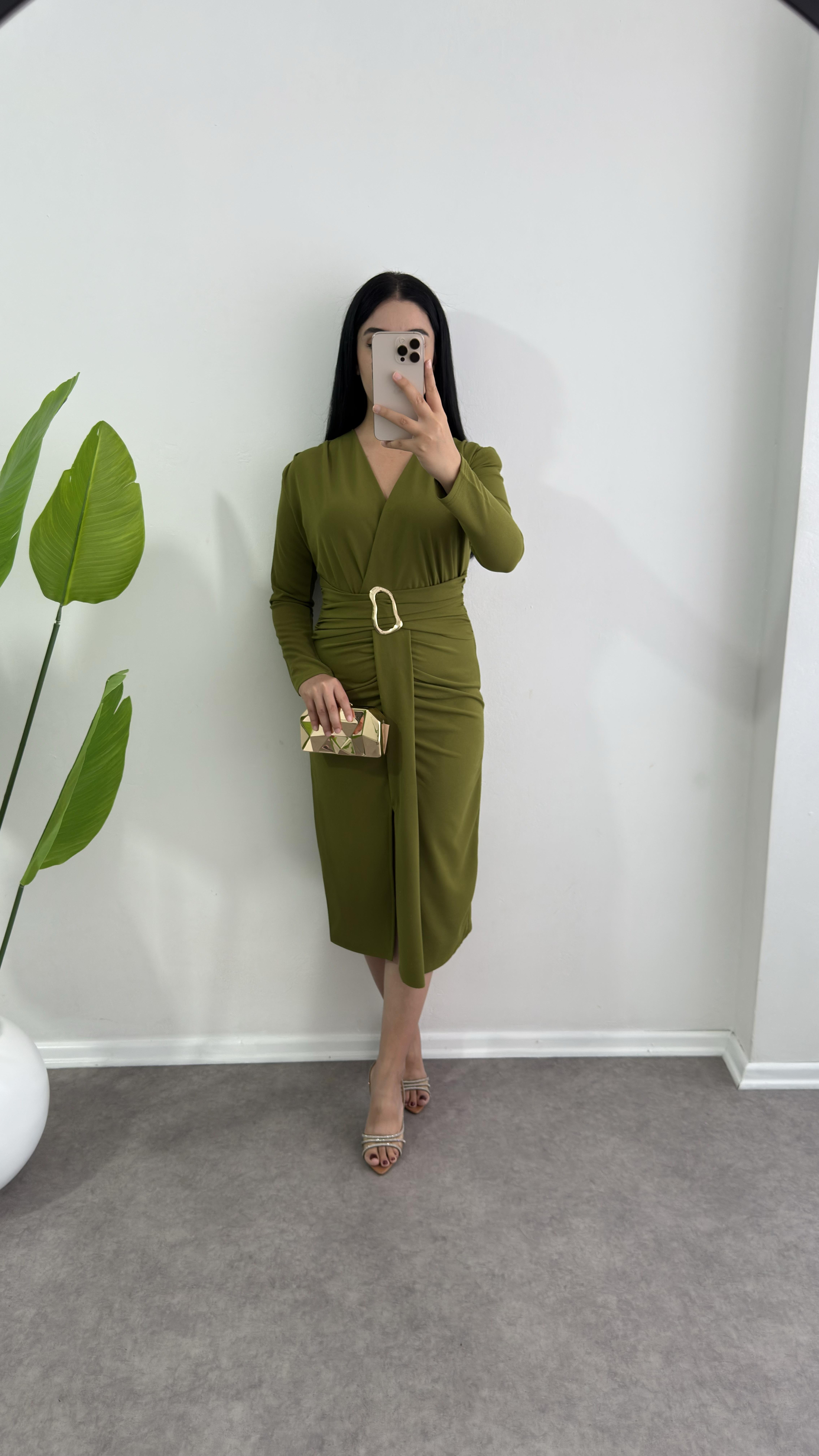 Yağ Yeşili Broşlu Krep Elbise