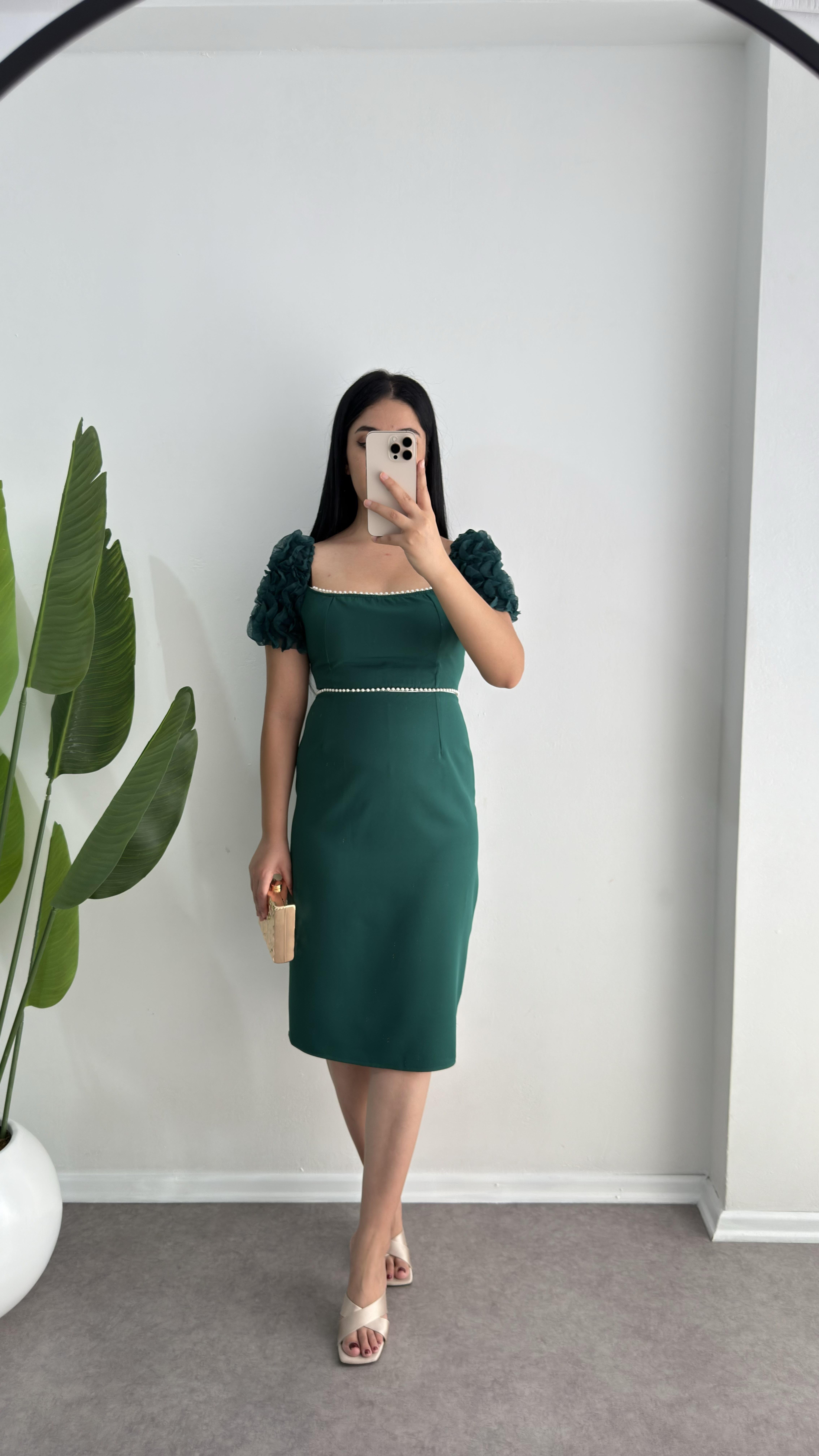 Yeşil İnci Boncuklu Balık Model Elbise