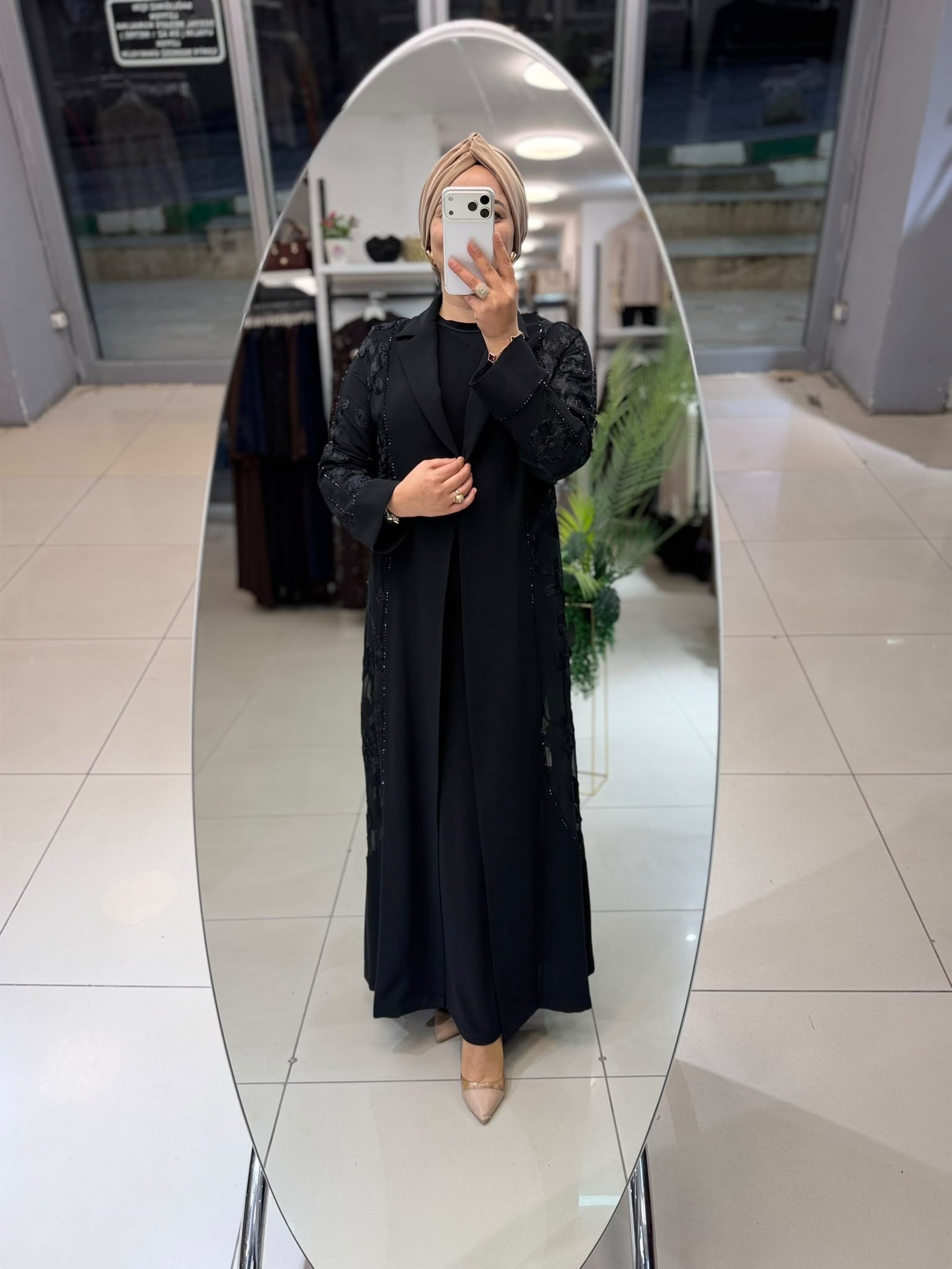 3704 Abaya 