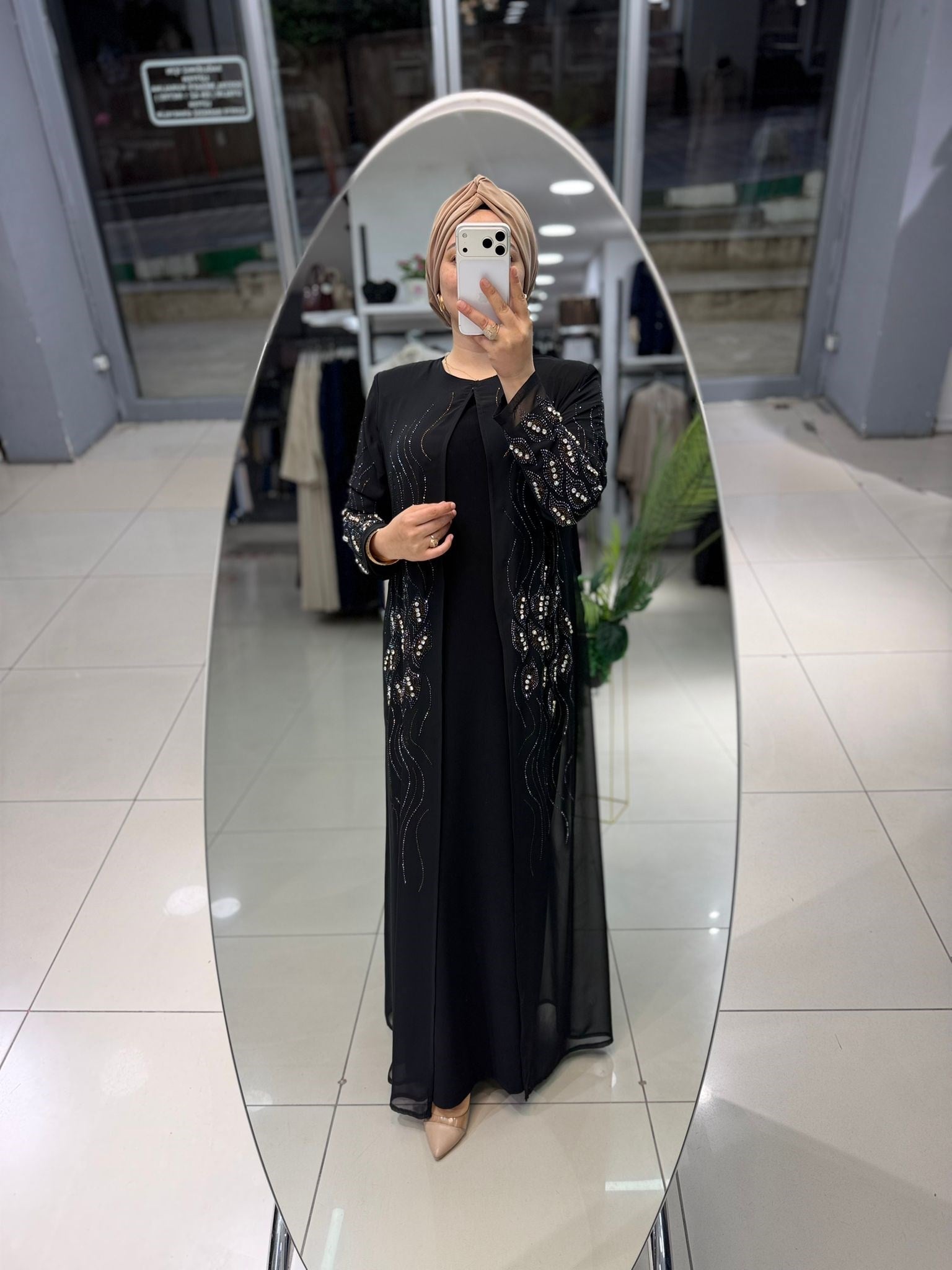8201 Abaya